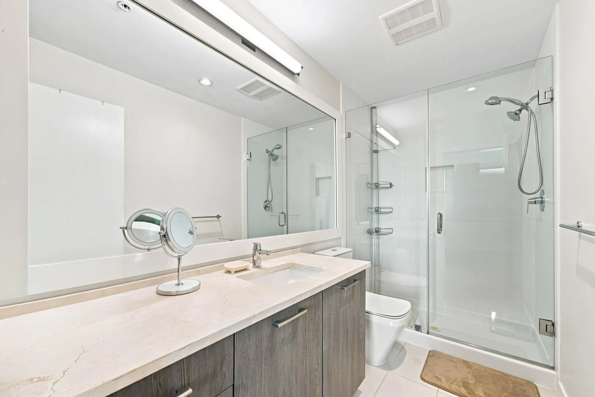 123 W 1st Street #606