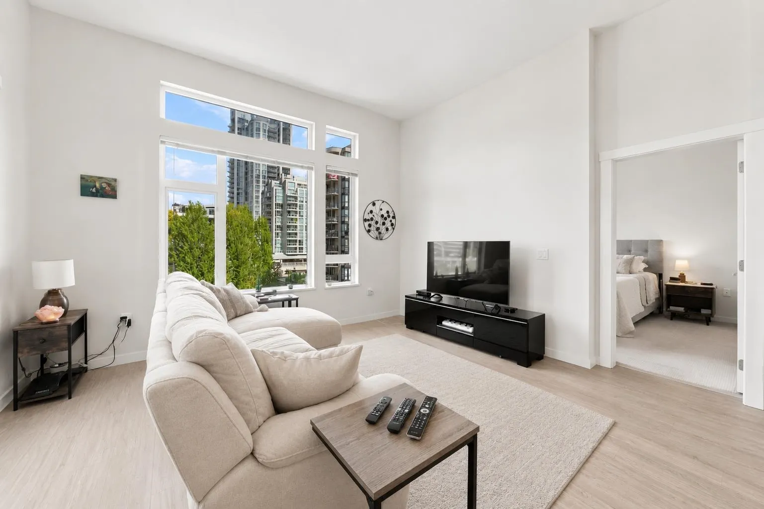123 W 1st Street #606