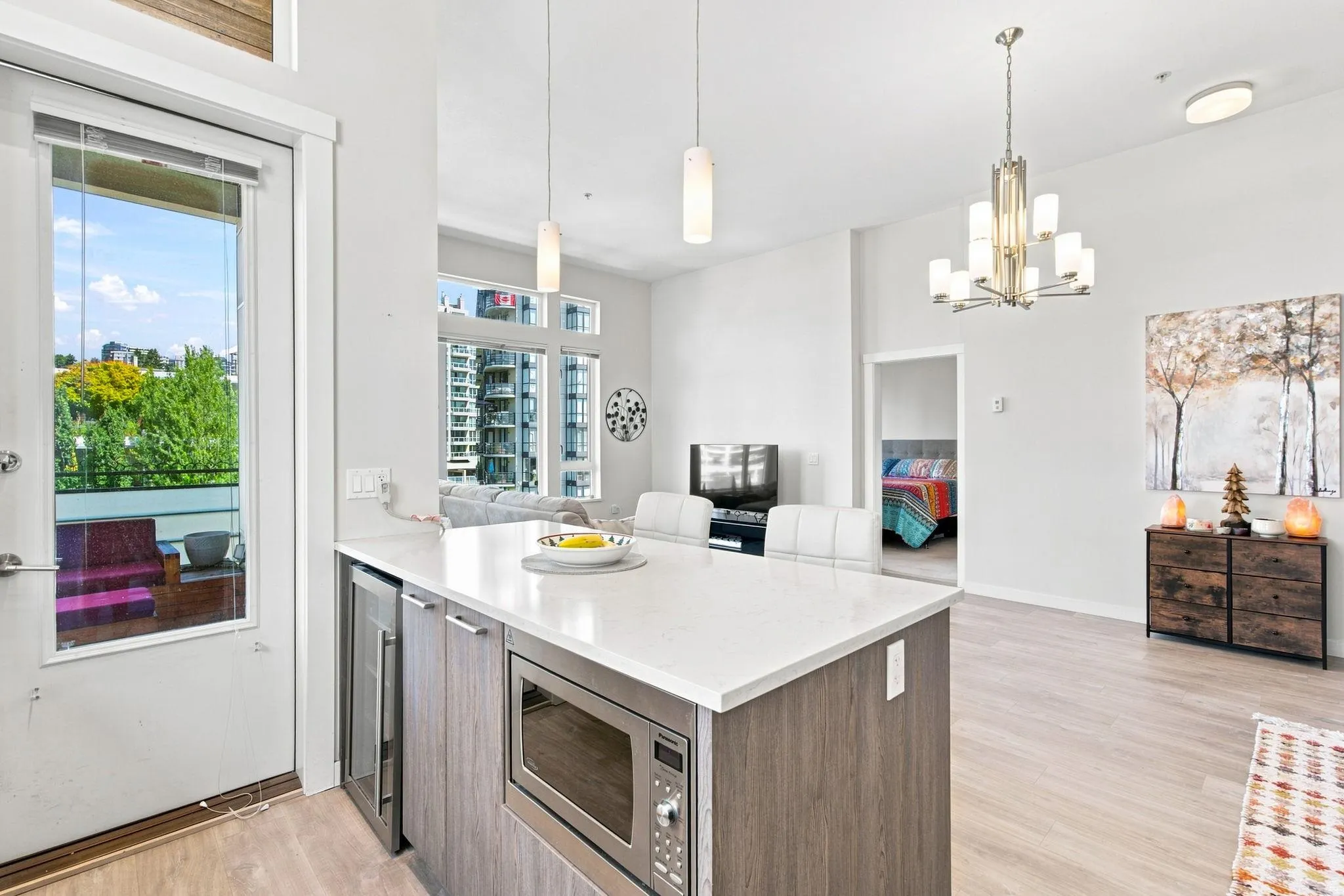 123 W 1st Street #606