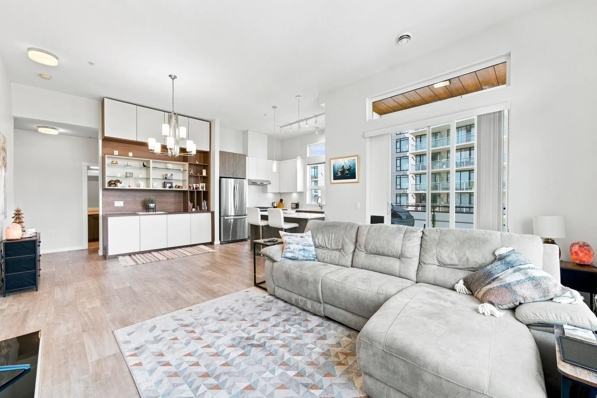 123 W 1st Street #606