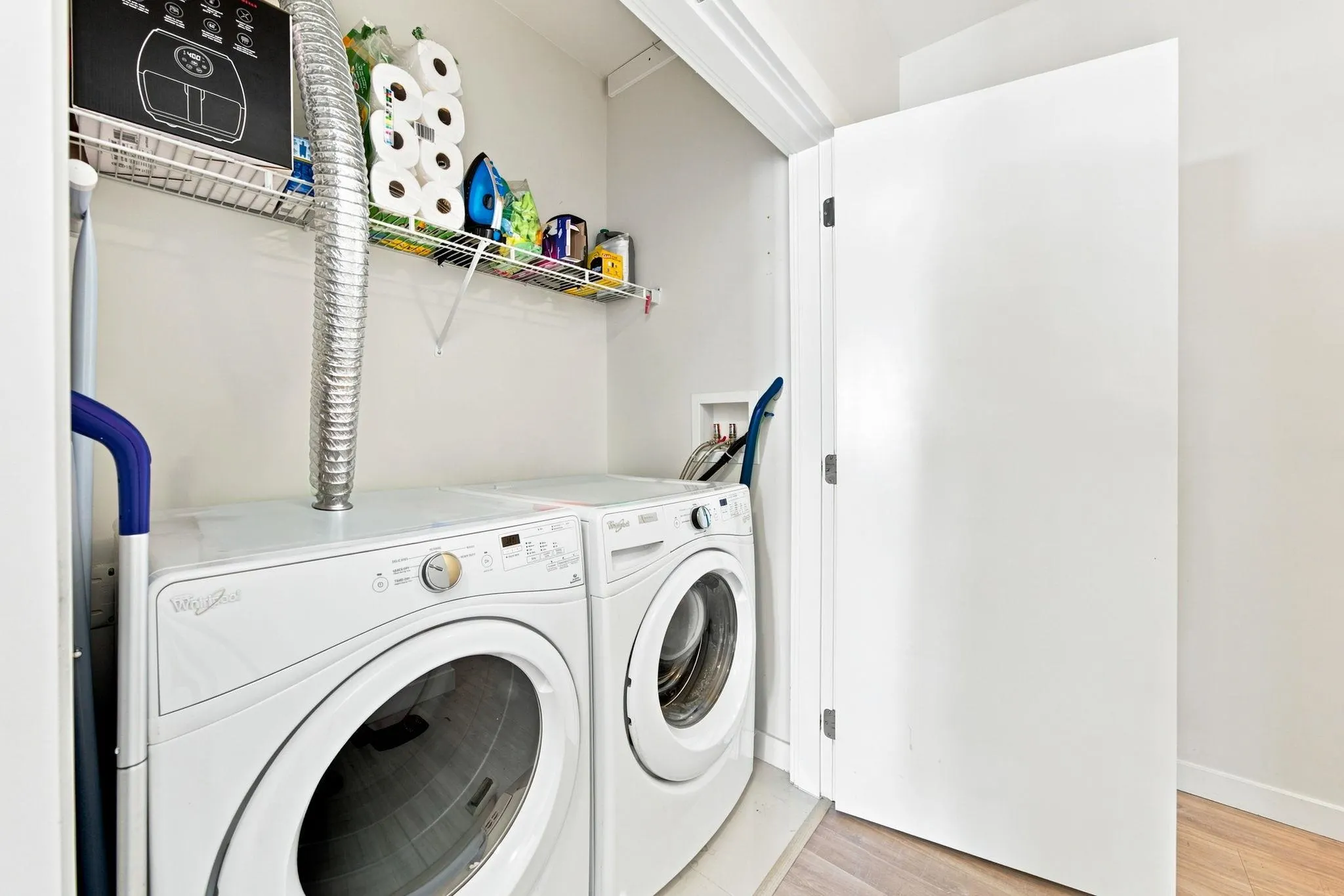 123 W 1st Street #606