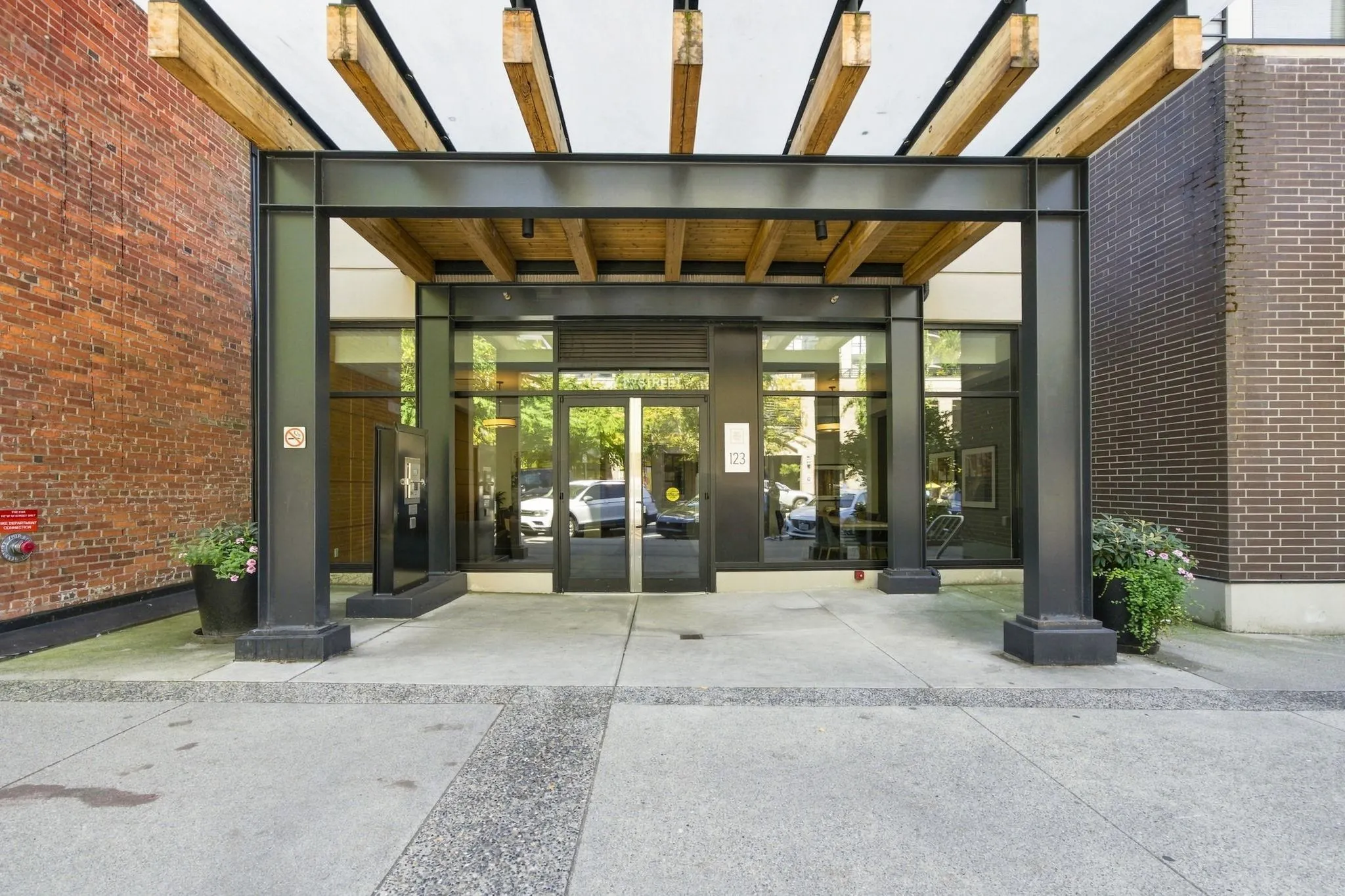 123 W 1st Street #606