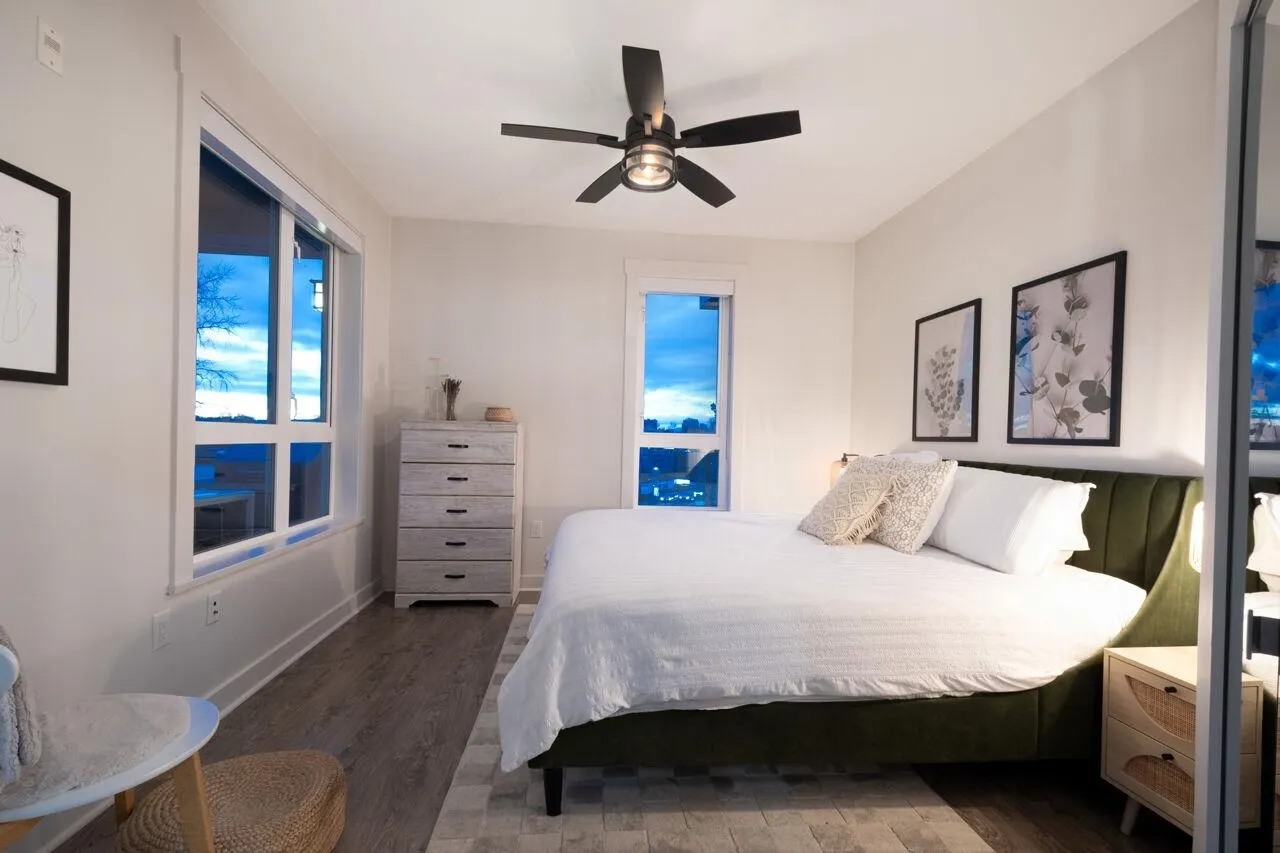 733 W 14th Street #417