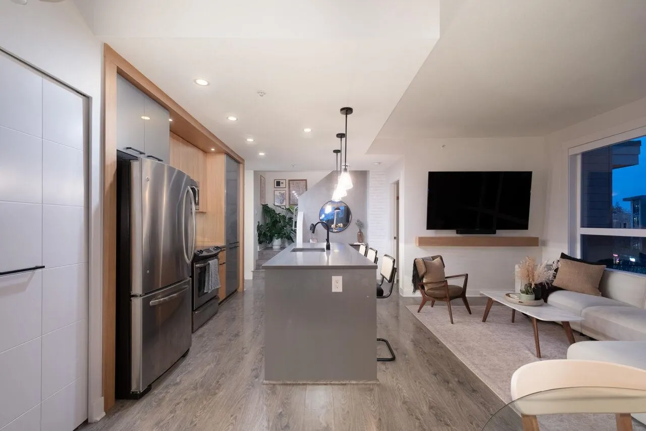 733 W 14th Street #417