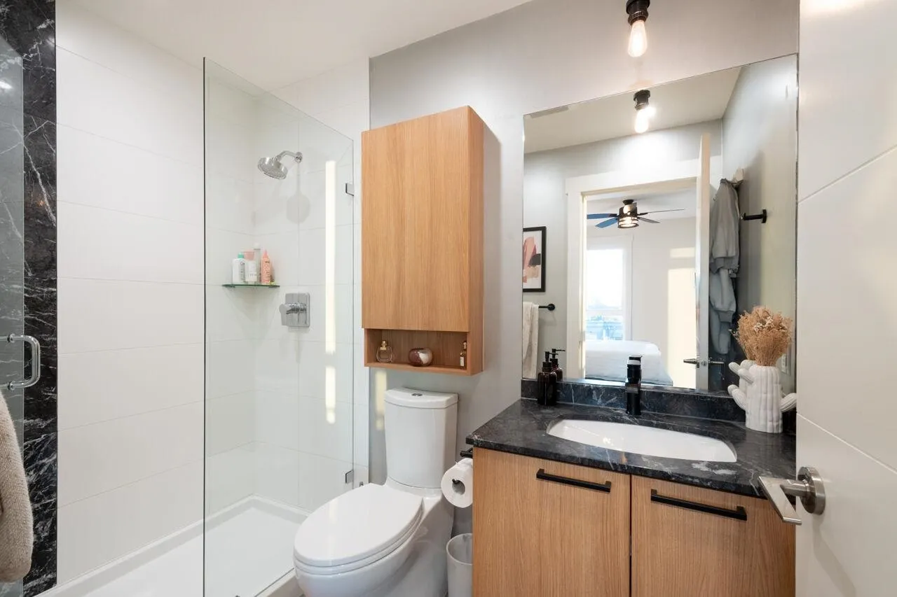 733 W 14th Street #417