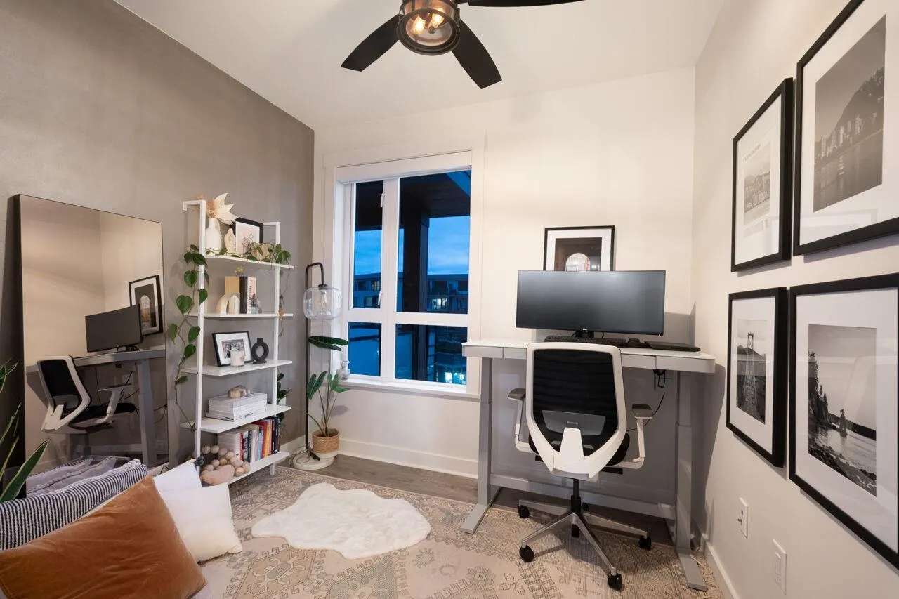 733 W 14th Street #417