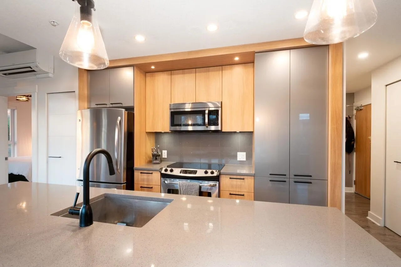 733 W 14th Street #417