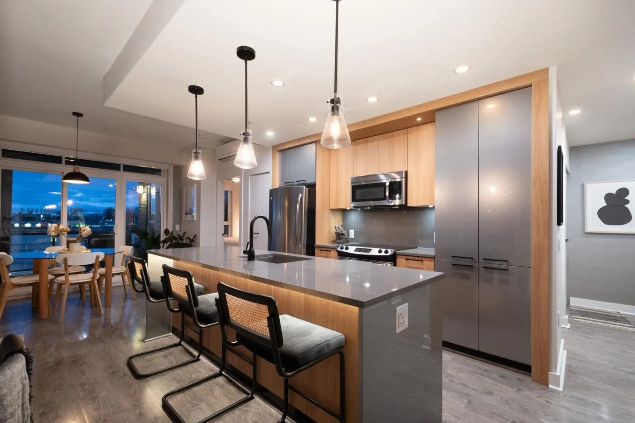 733 W 14th Street #417