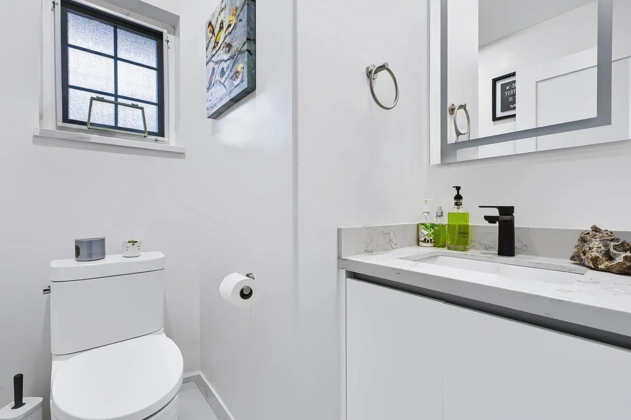 1135 Cartier Avenue #3
