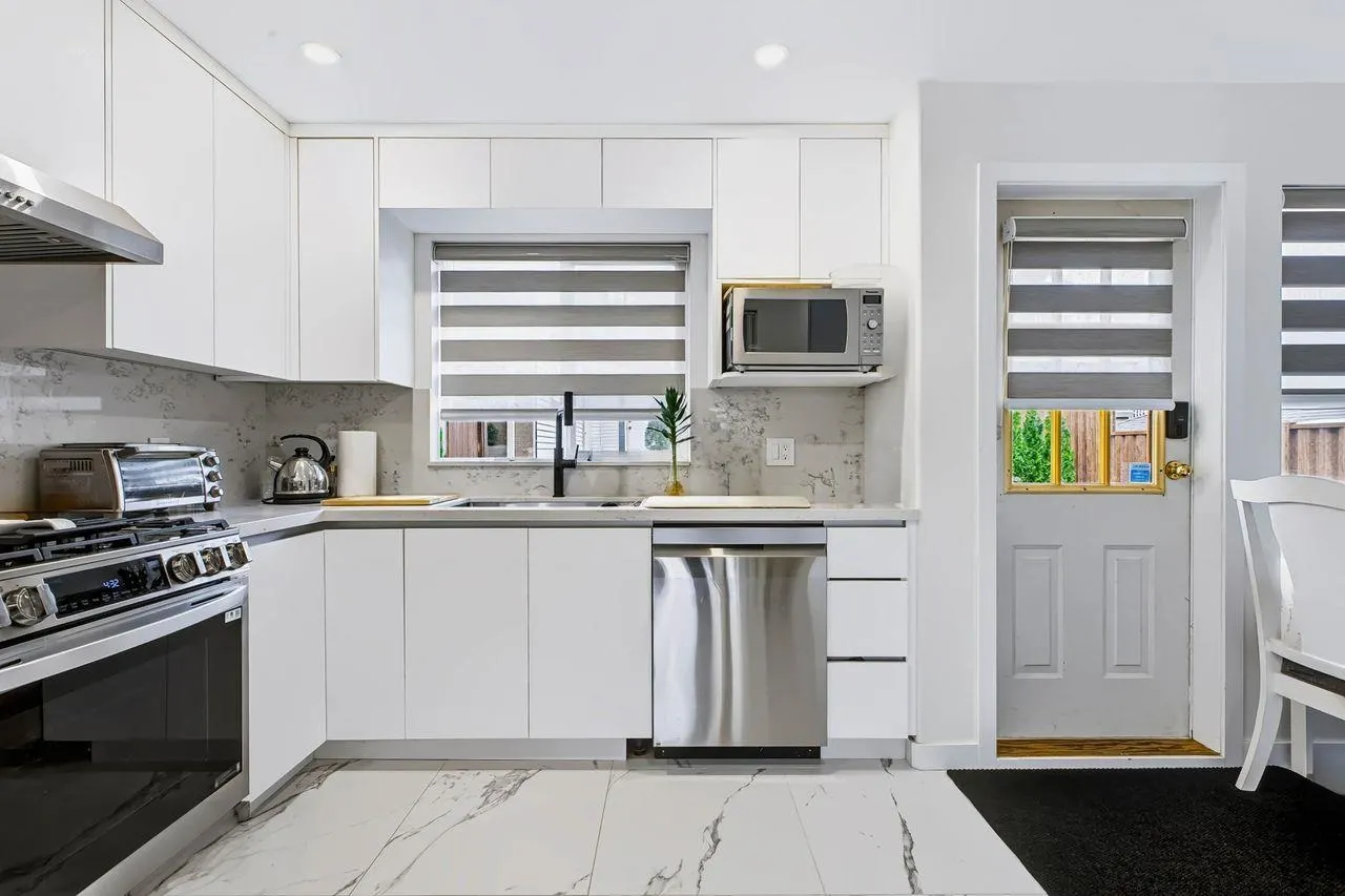 1135 Cartier Avenue #3