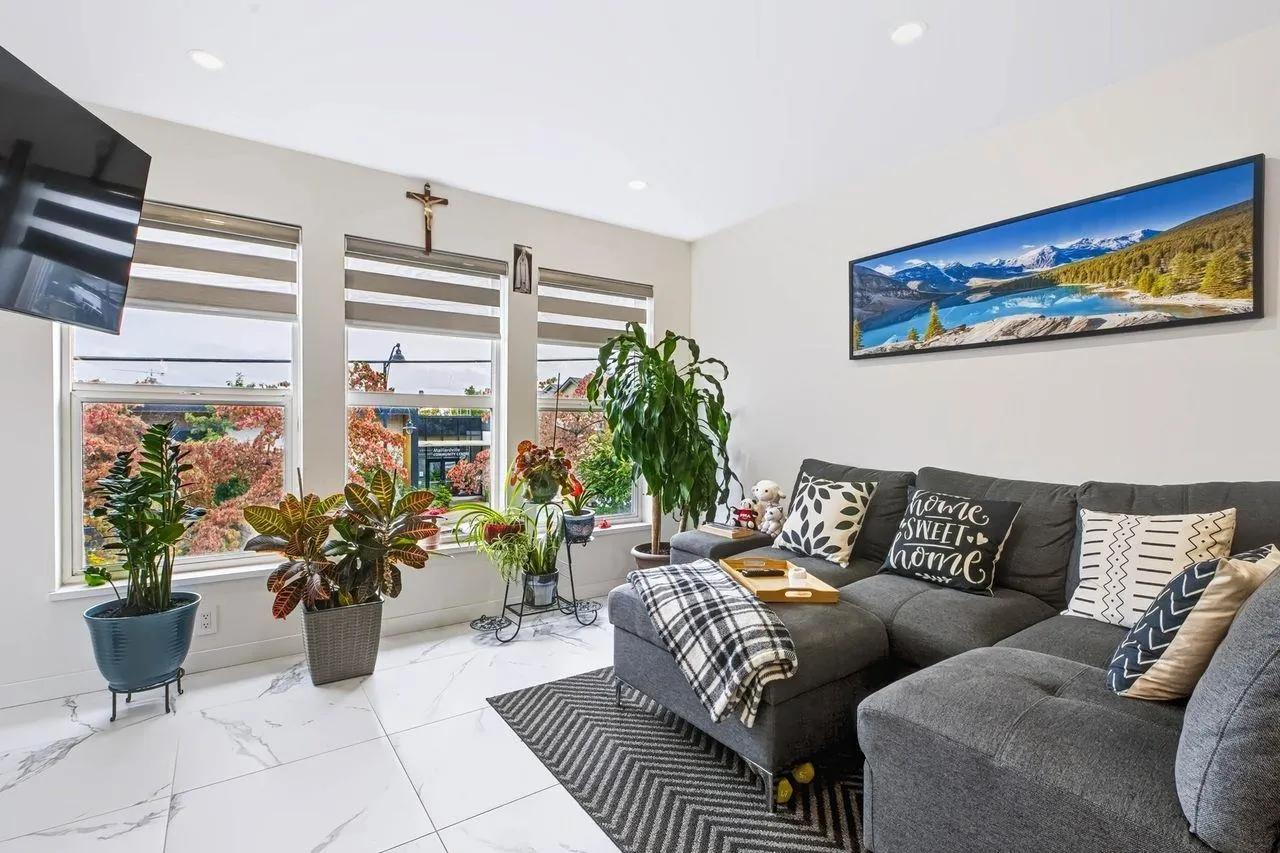 1135 Cartier Avenue #3