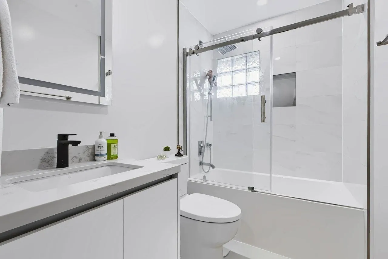 1135 Cartier Avenue #3