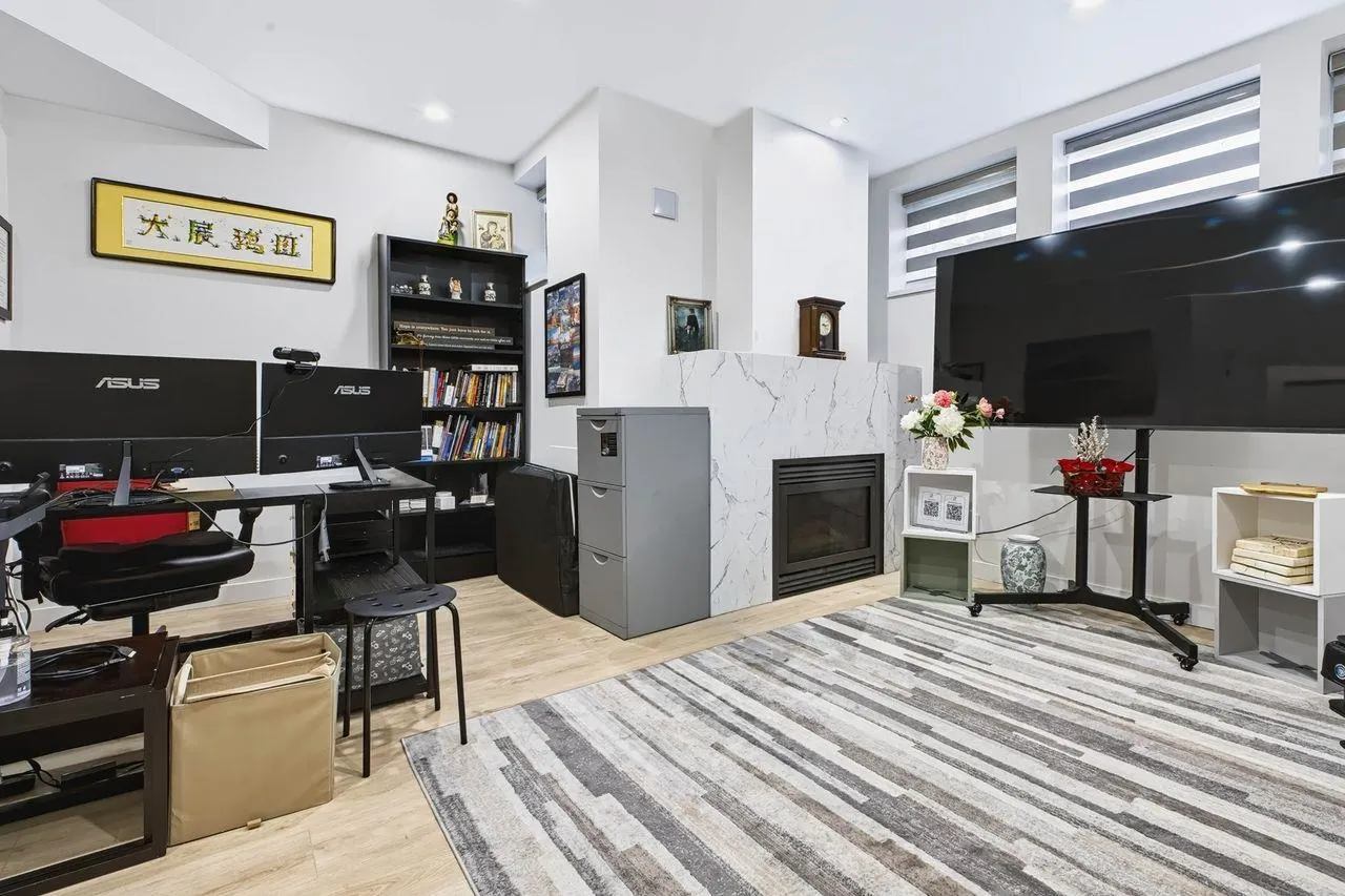 1135 Cartier Avenue #3