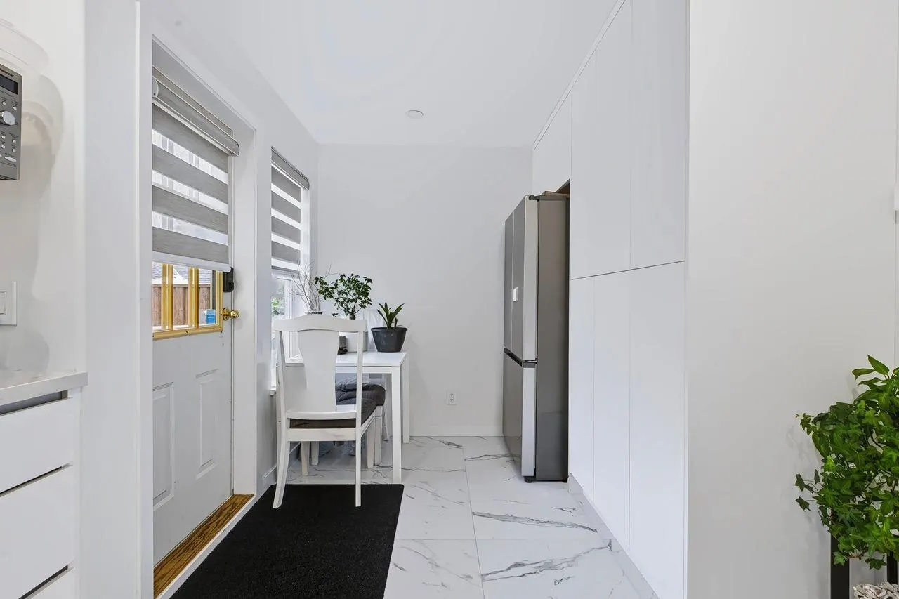 1135 Cartier Avenue #3