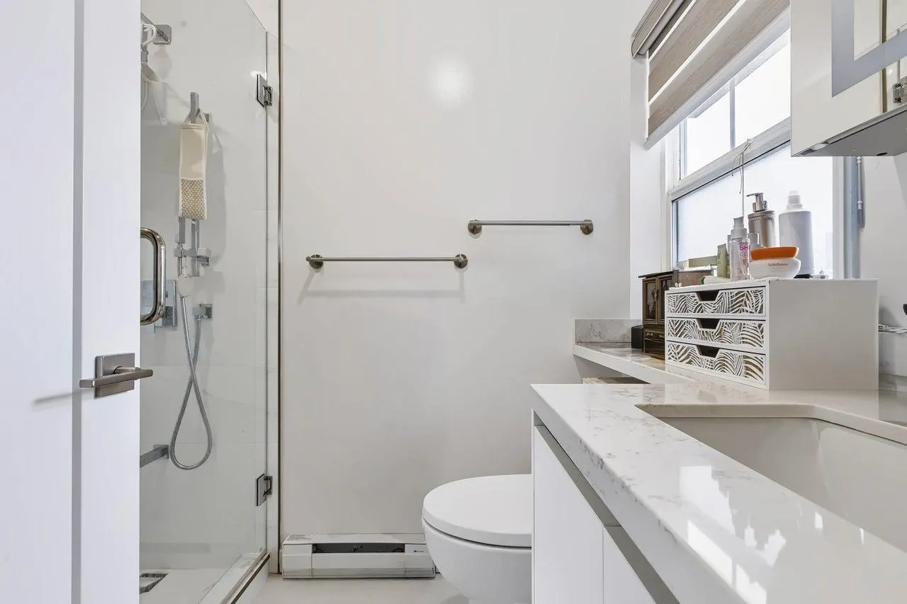 1135 Cartier Avenue #3