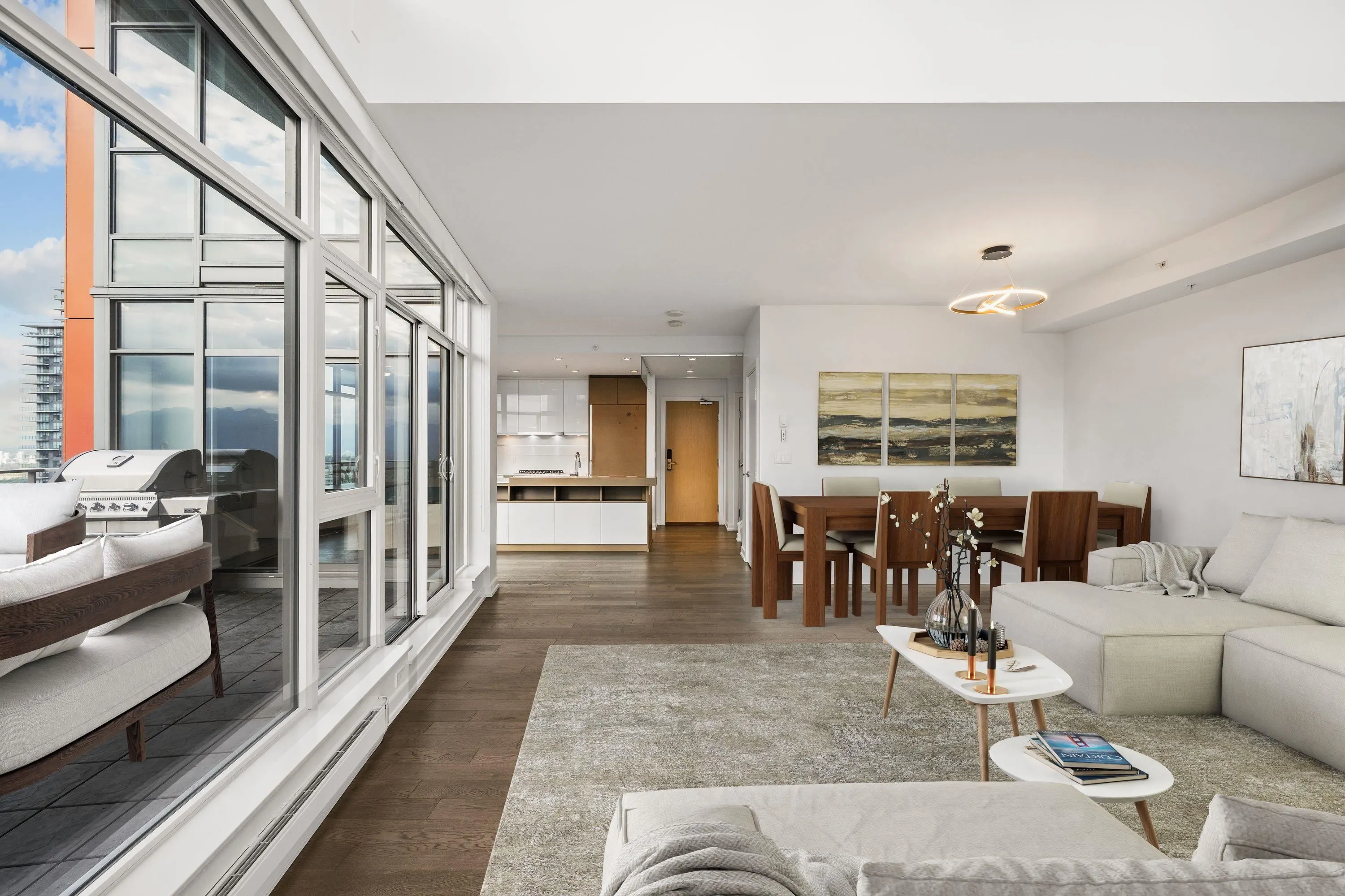 4688 Kingsway #2803