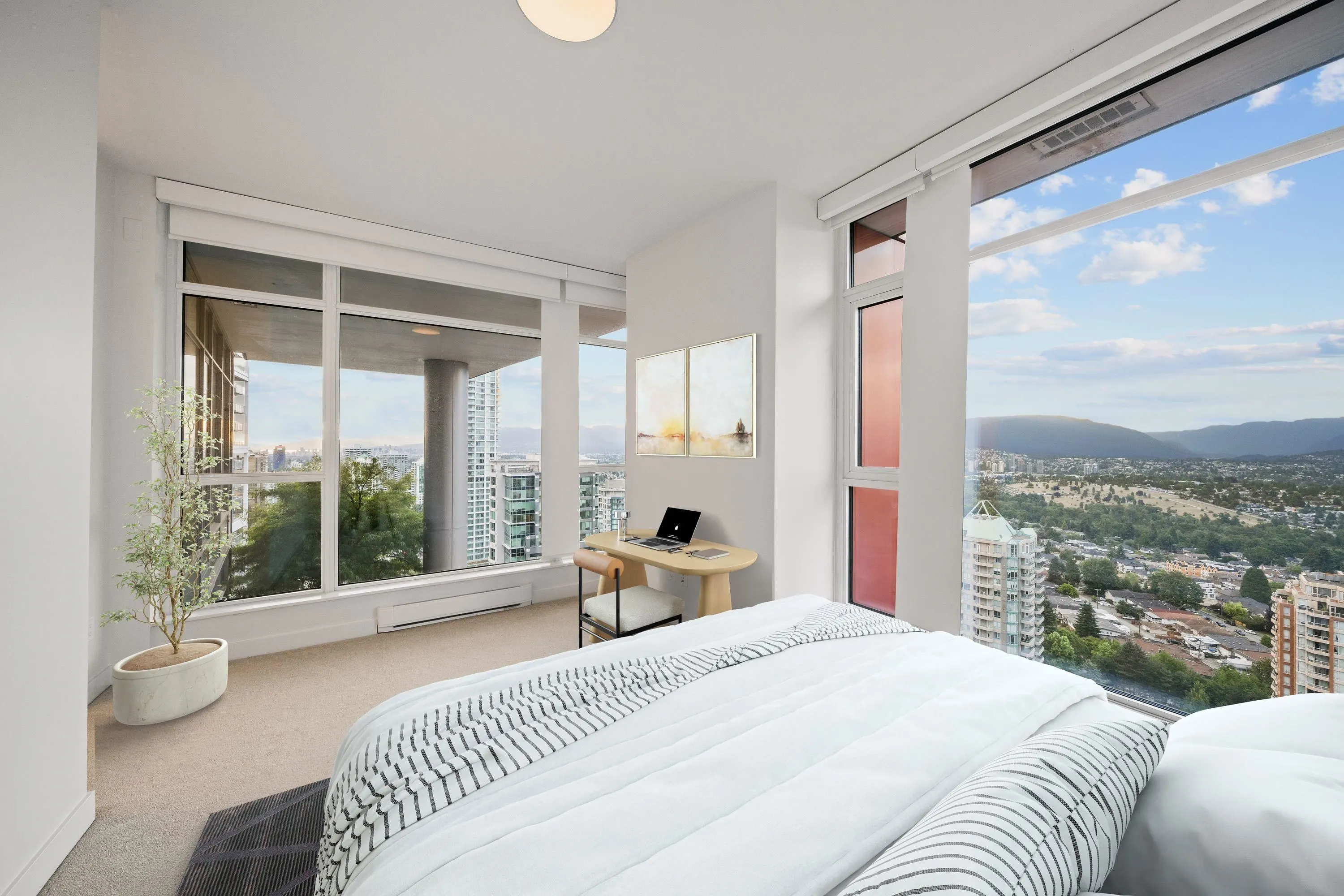 4688 Kingsway #2803