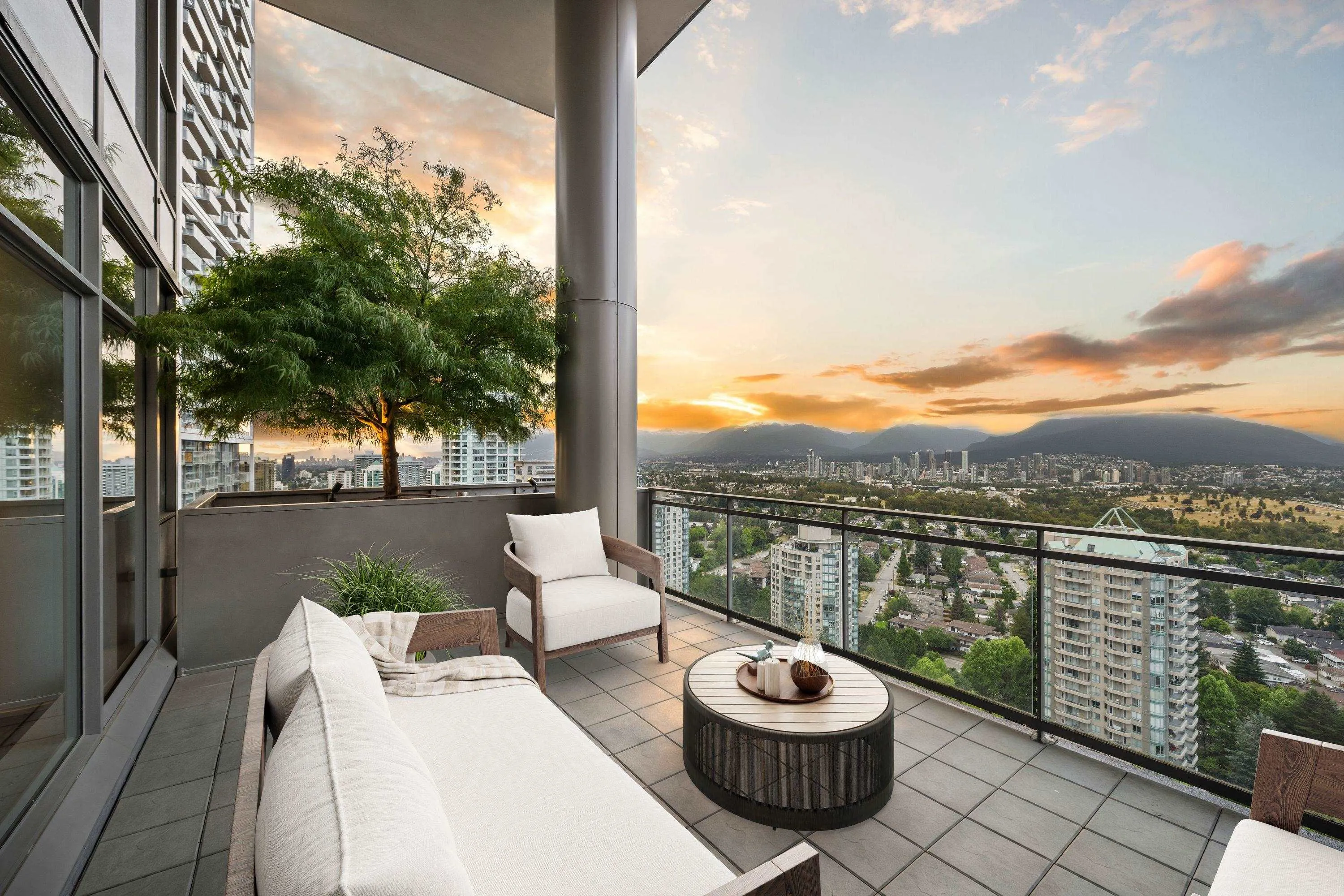 4688 Kingsway #2803