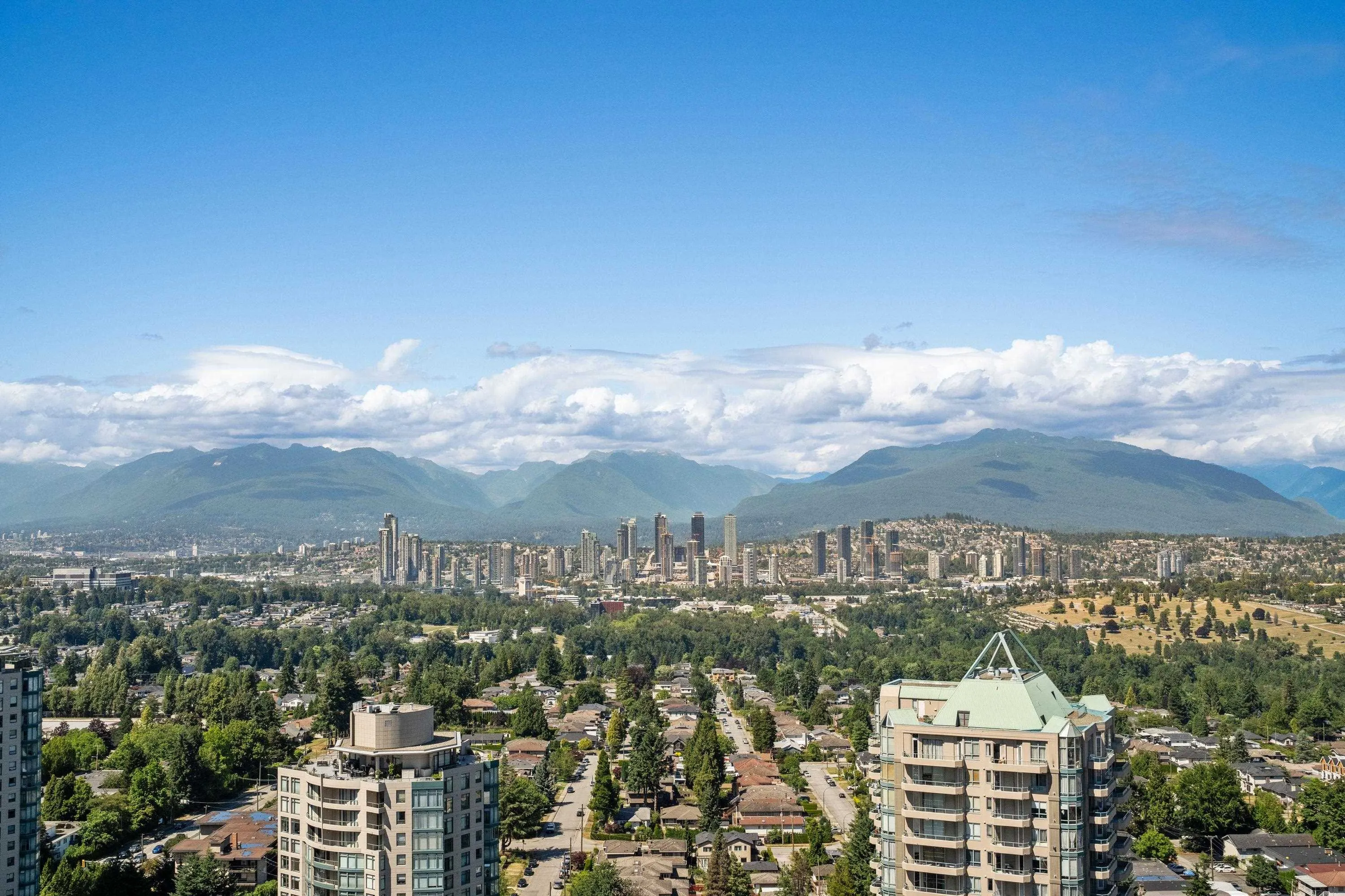 4688 Kingsway #2803