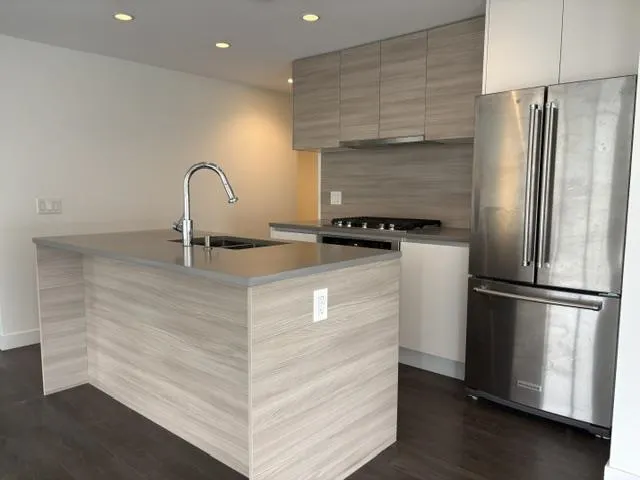 657 Whiting Way #2907