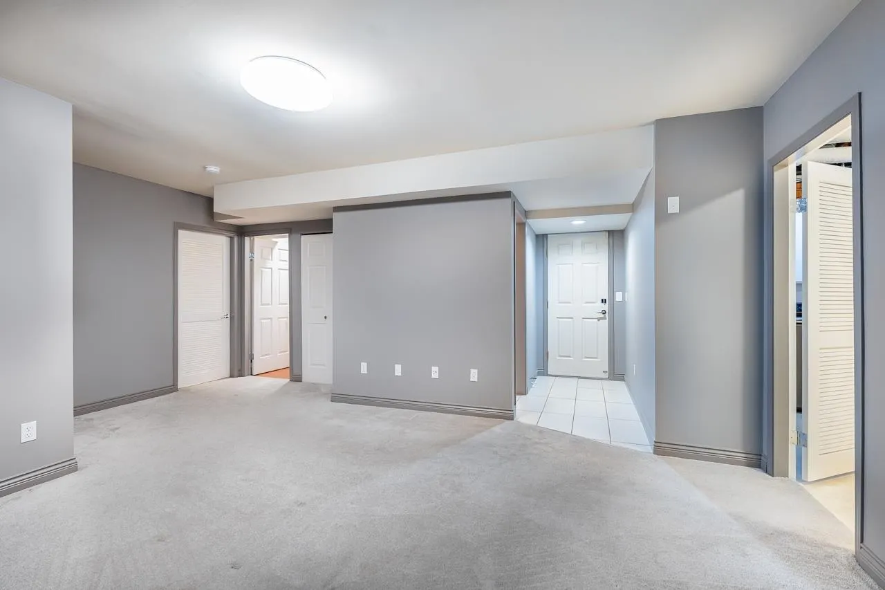1180 Falcon Drive #704