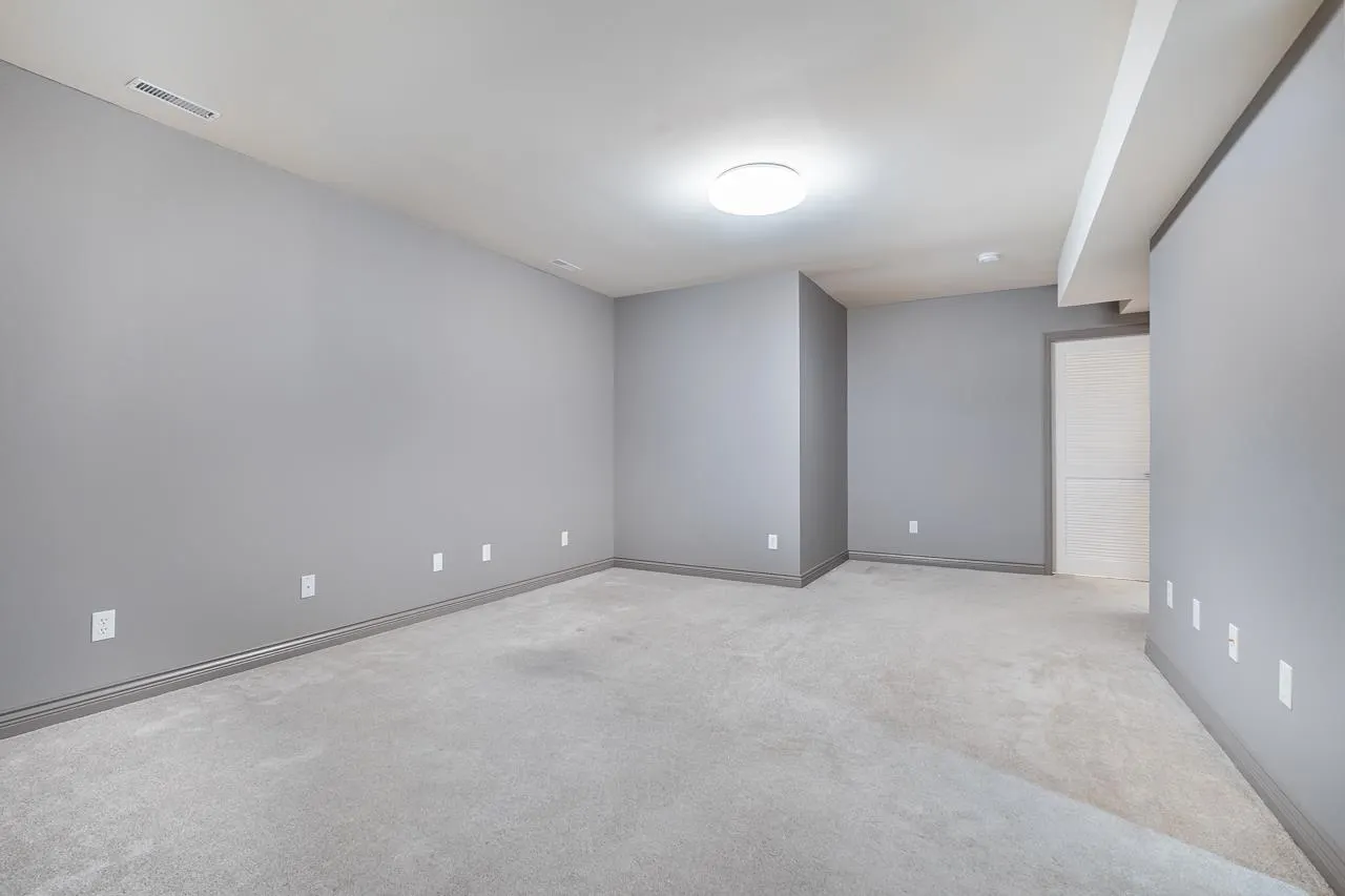1180 Falcon Drive #704