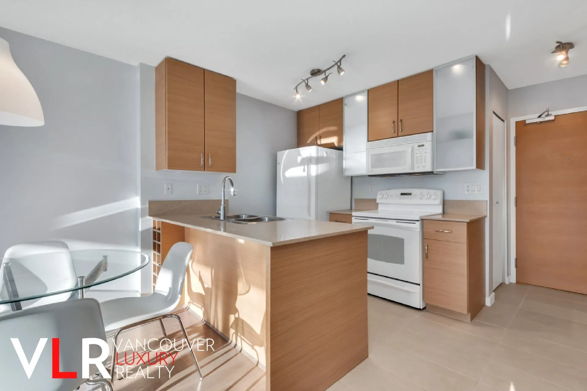 977 Mainland Street #509