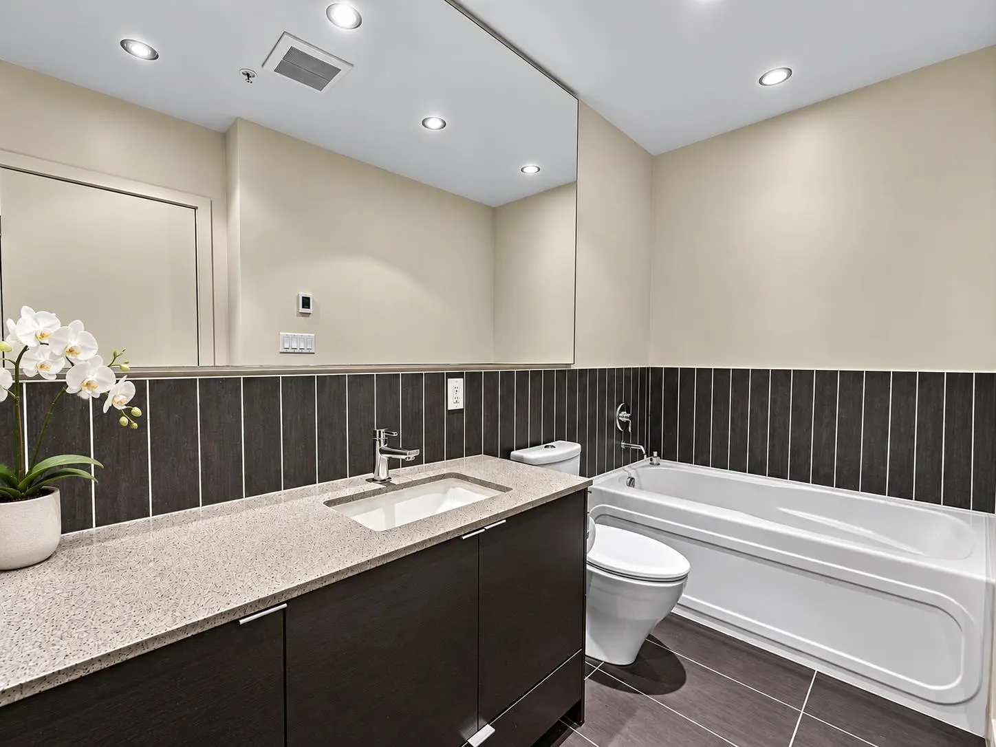 175 W 2nd Street #1202
