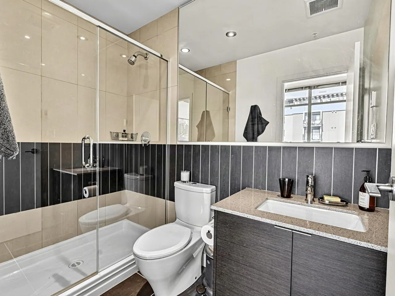 175 W 2nd Street #1202