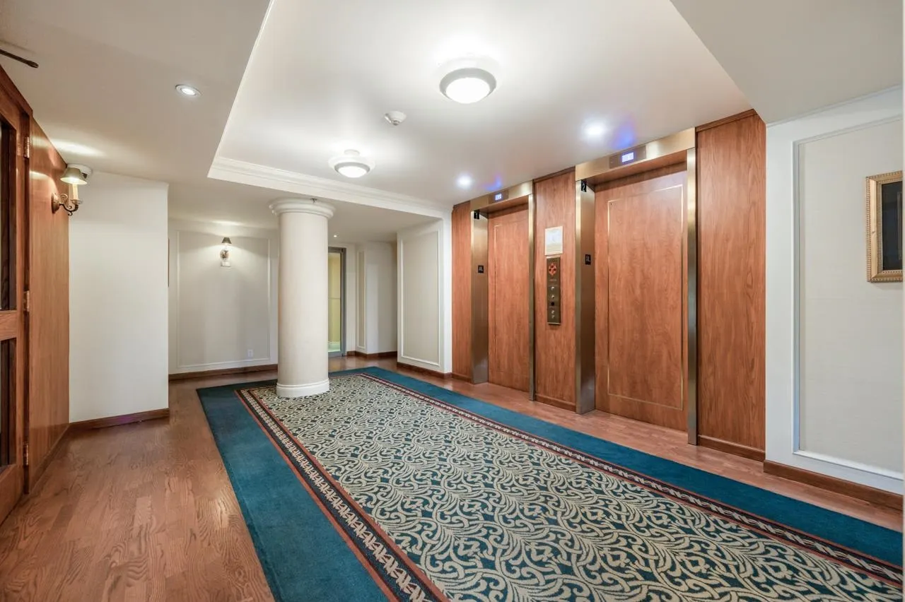 5775 Hampton Place #1204