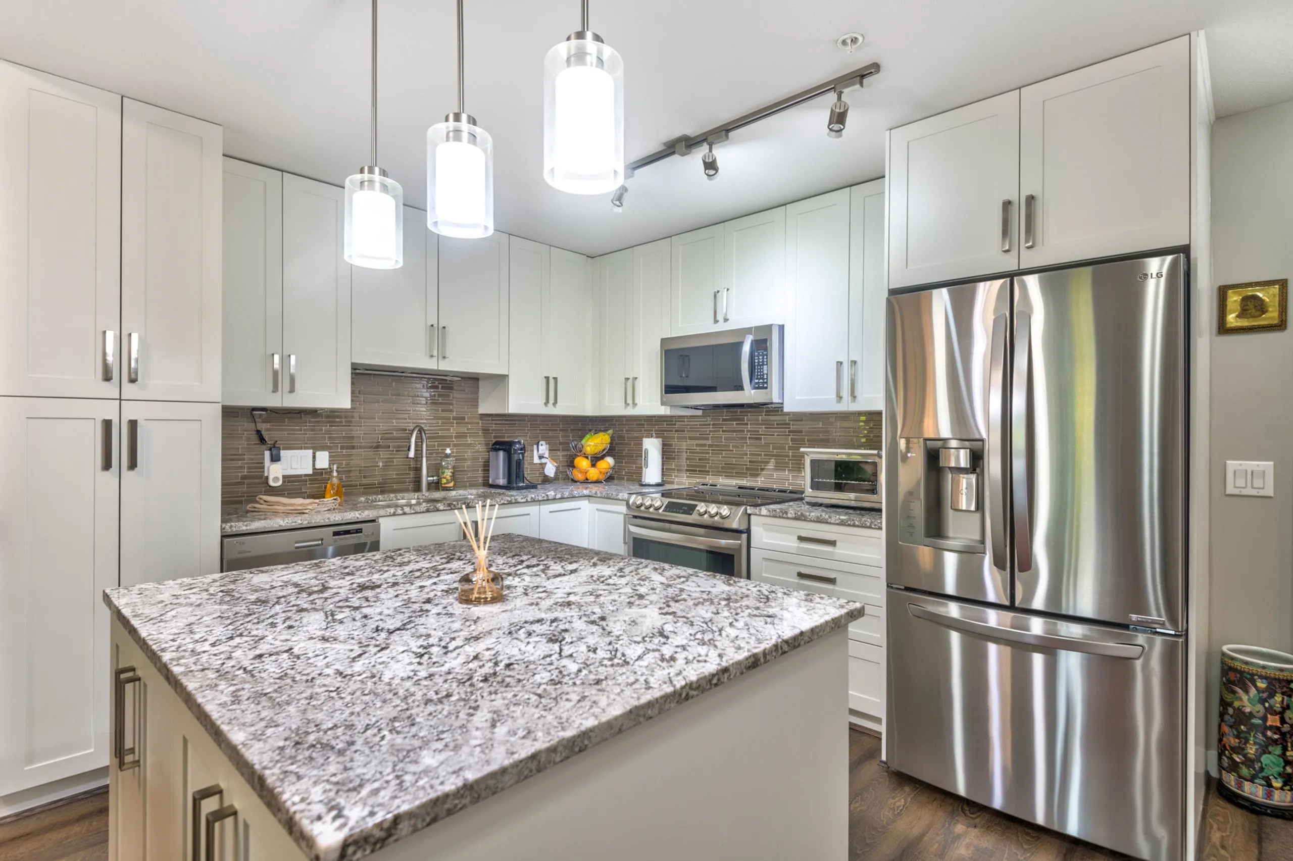 6470 194 Street #306