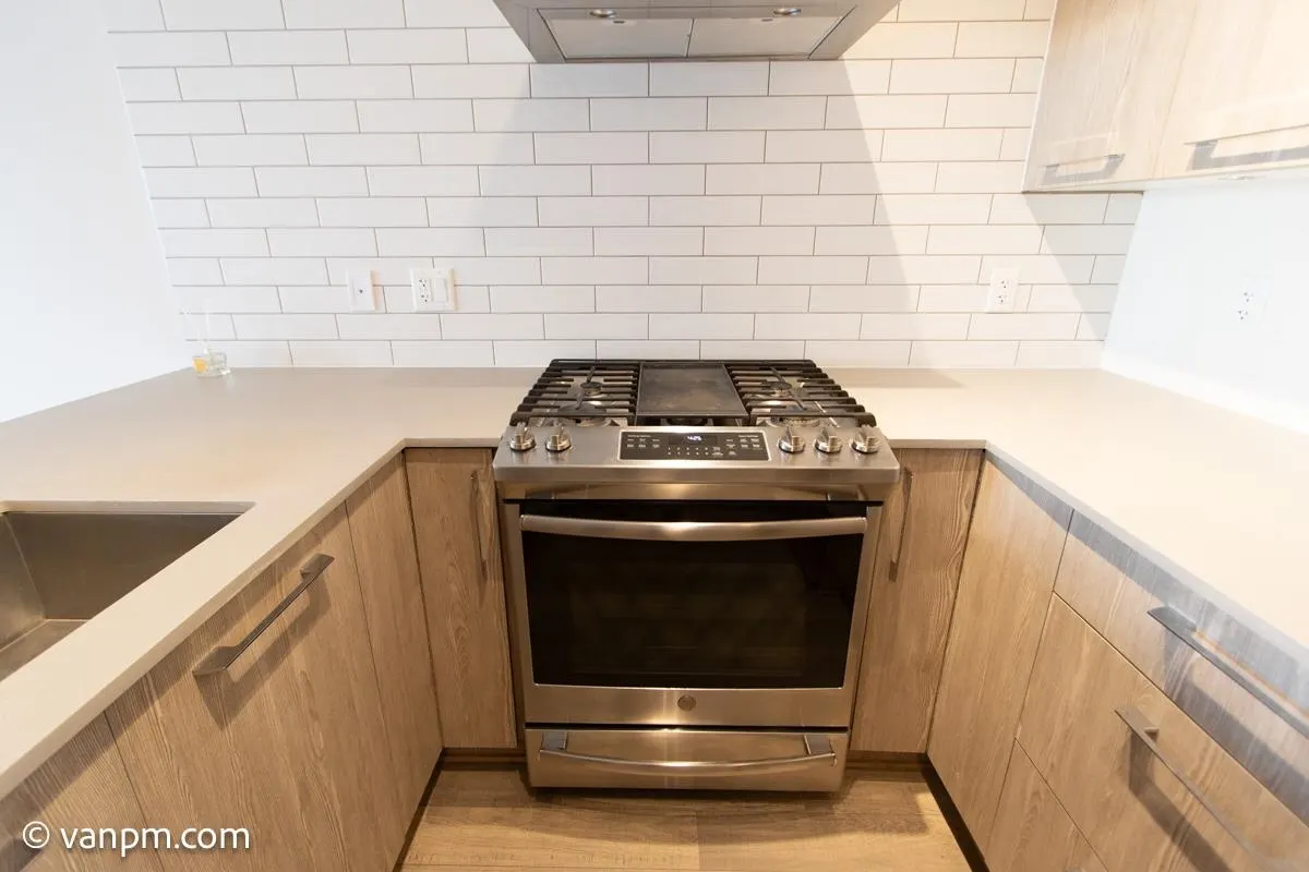 1012 Auckland Street #206