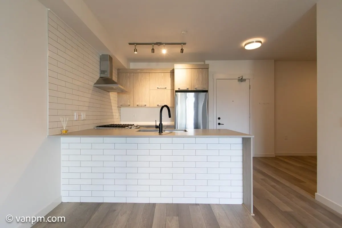 1012 Auckland Street #206