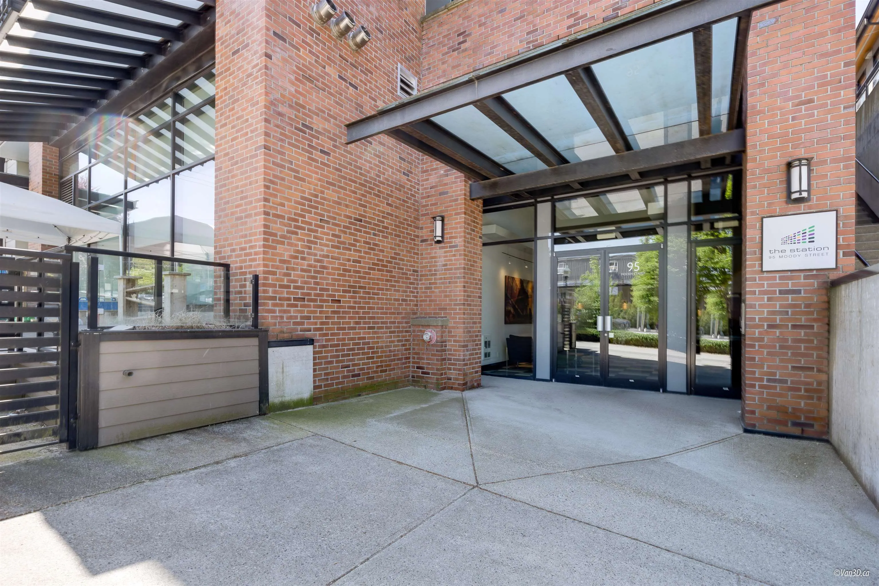 95 Moody Street #613
