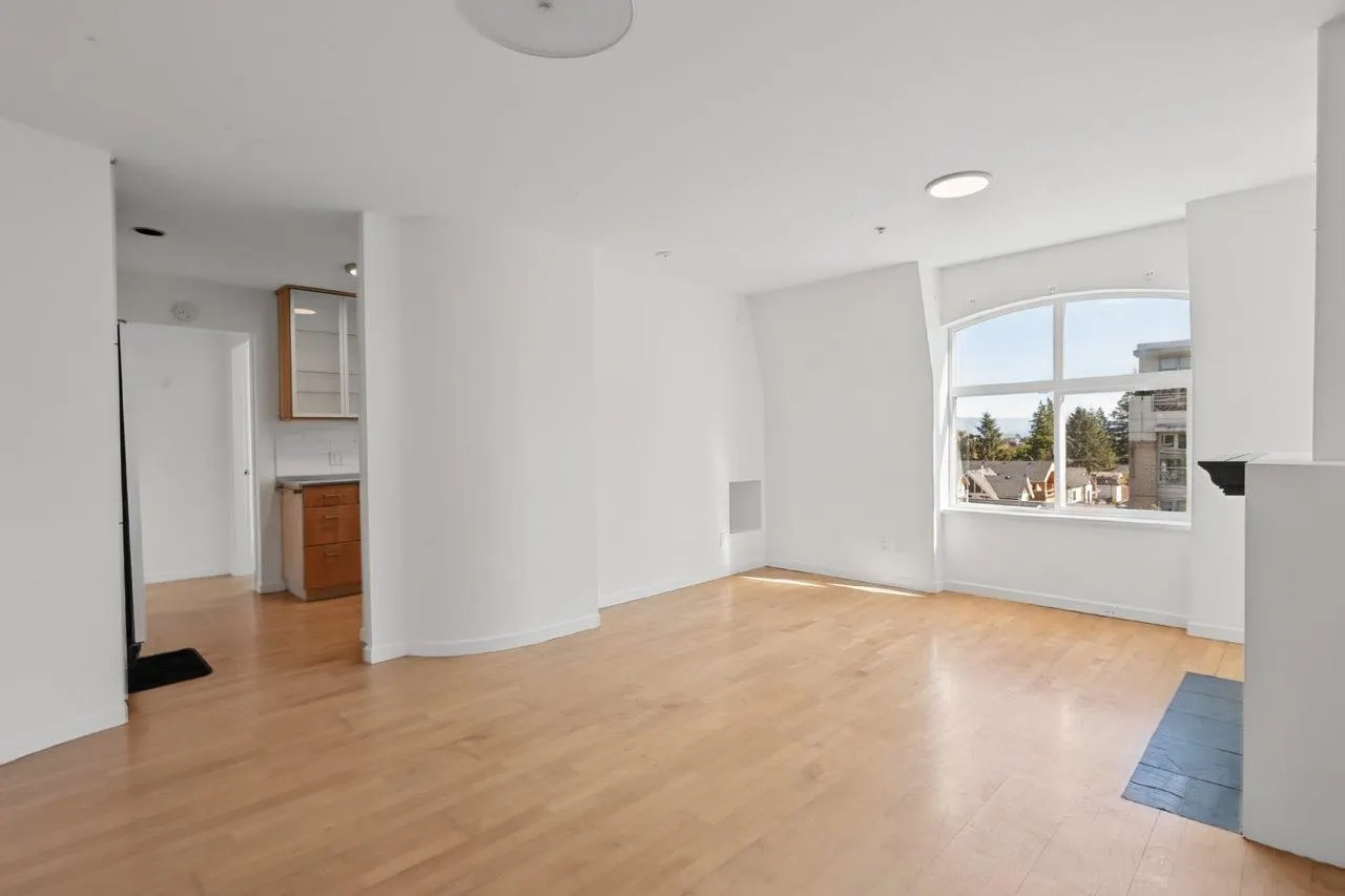 3349 Dunbar Street #102