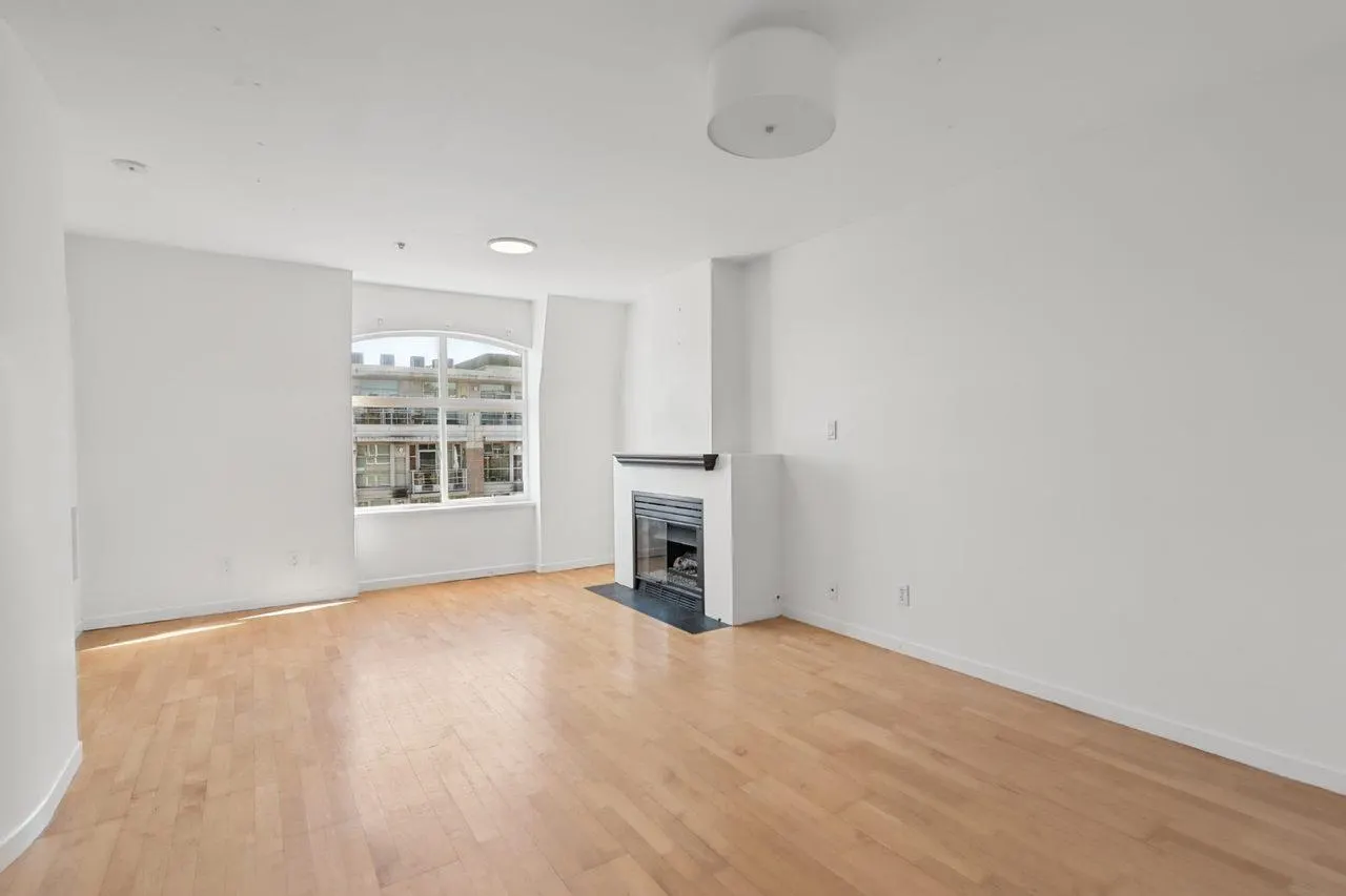 3349 Dunbar Street #102