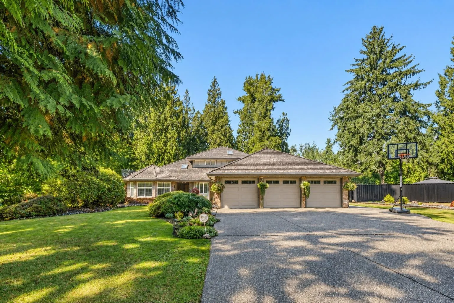 23100 129 Avenue #11