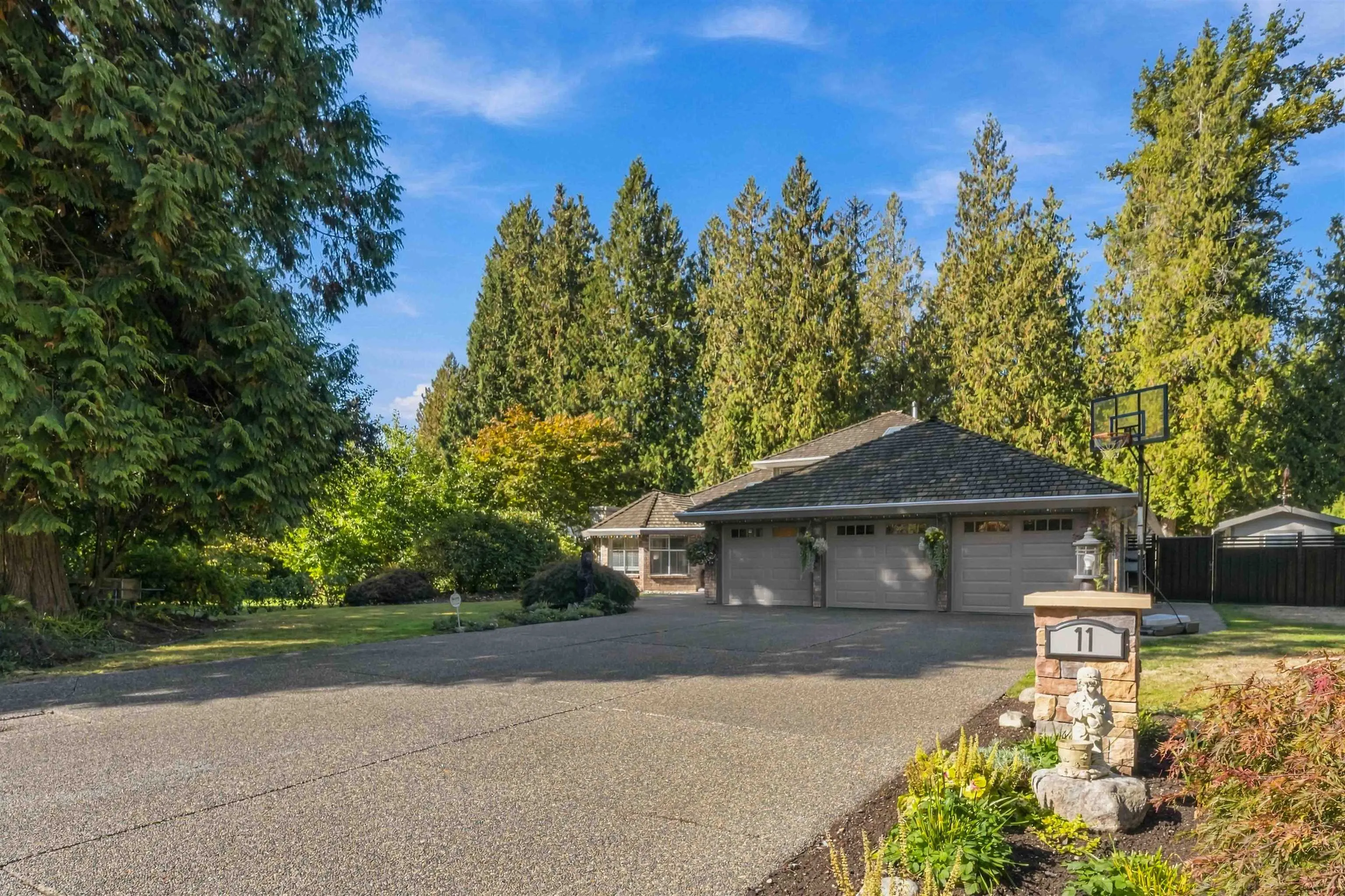 23100 129 Avenue #11