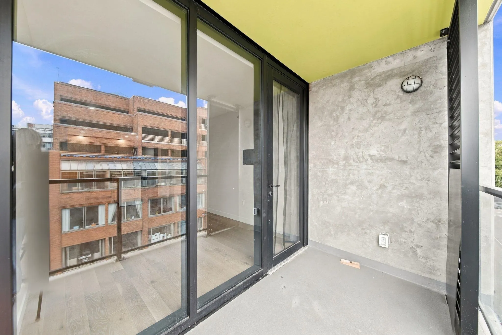 239 Keefer Street #507