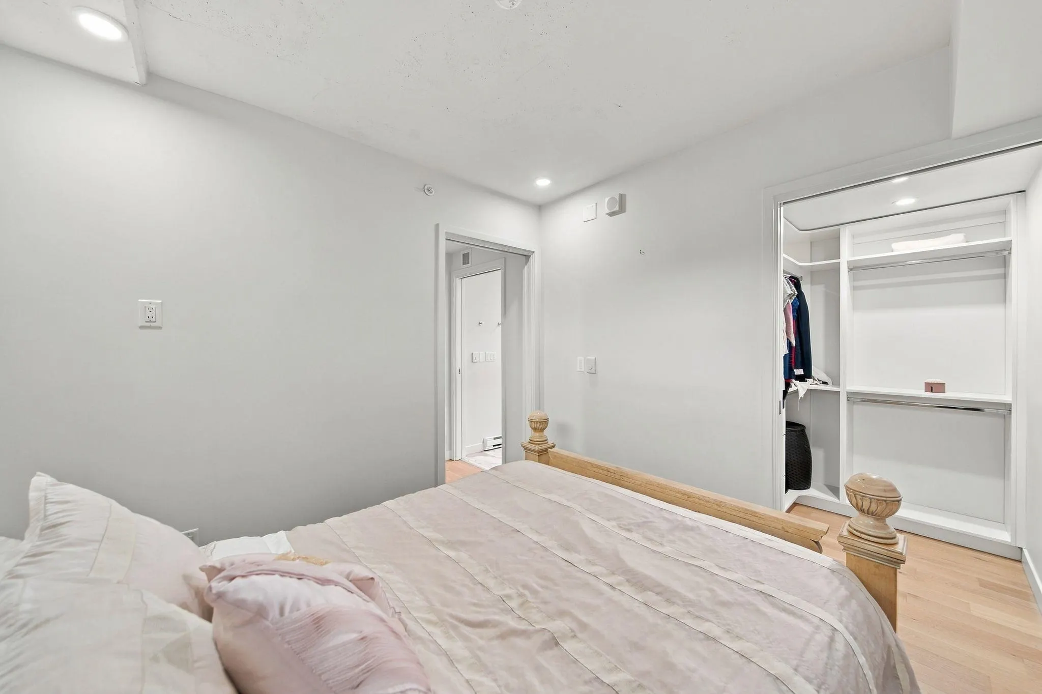 239 Keefer Street #507