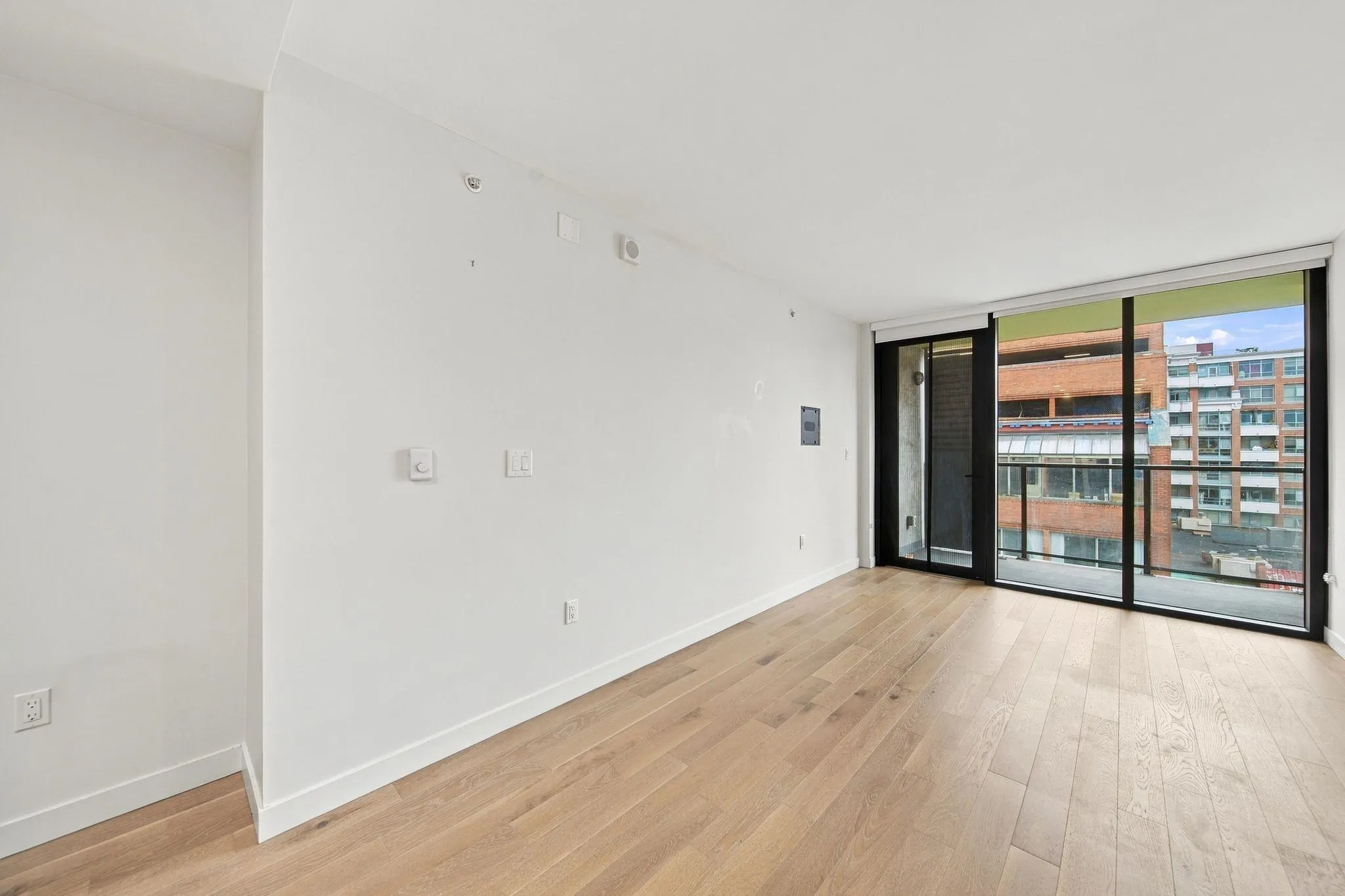 239 Keefer Street #507