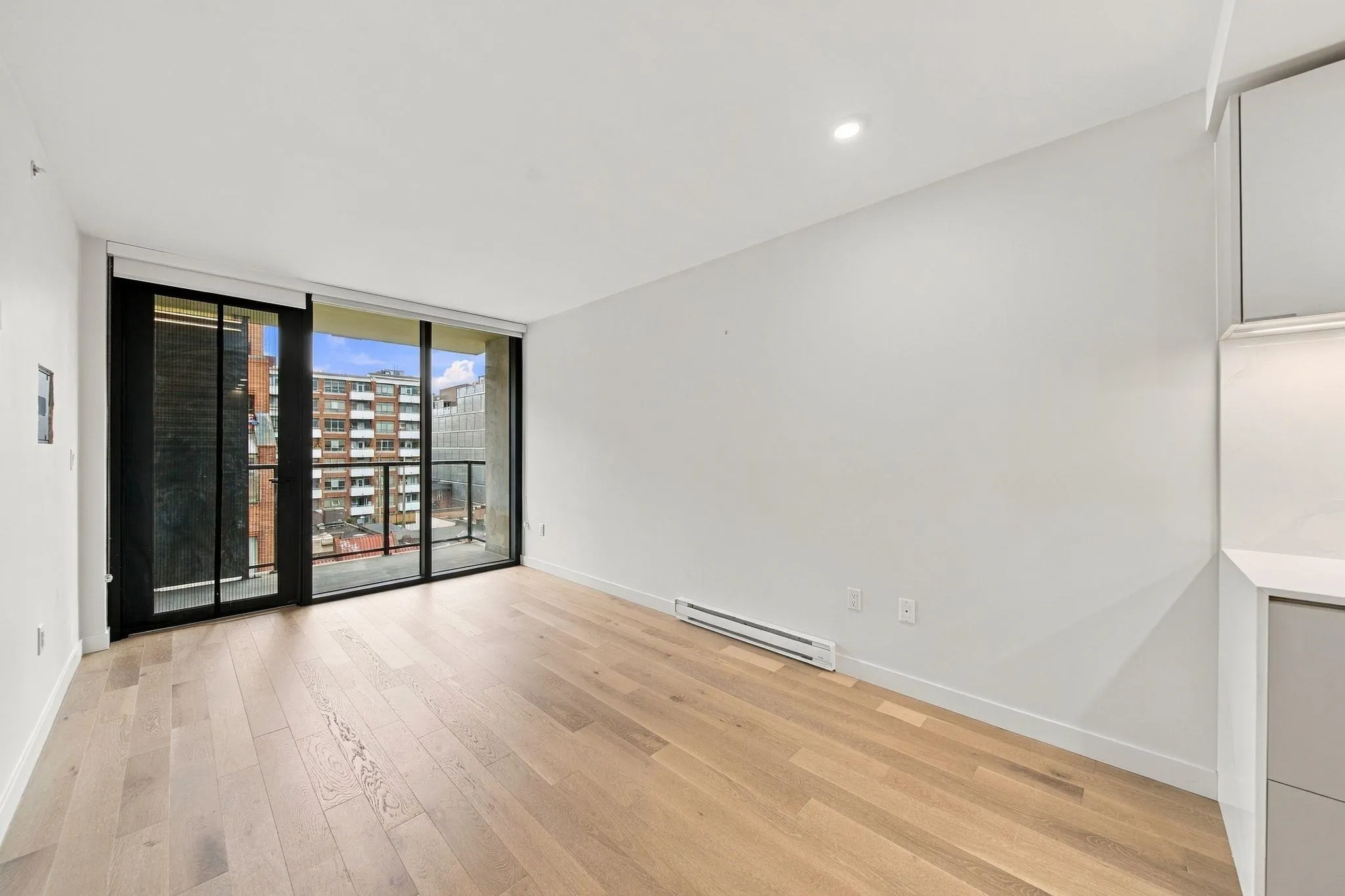 239 Keefer Street #507
