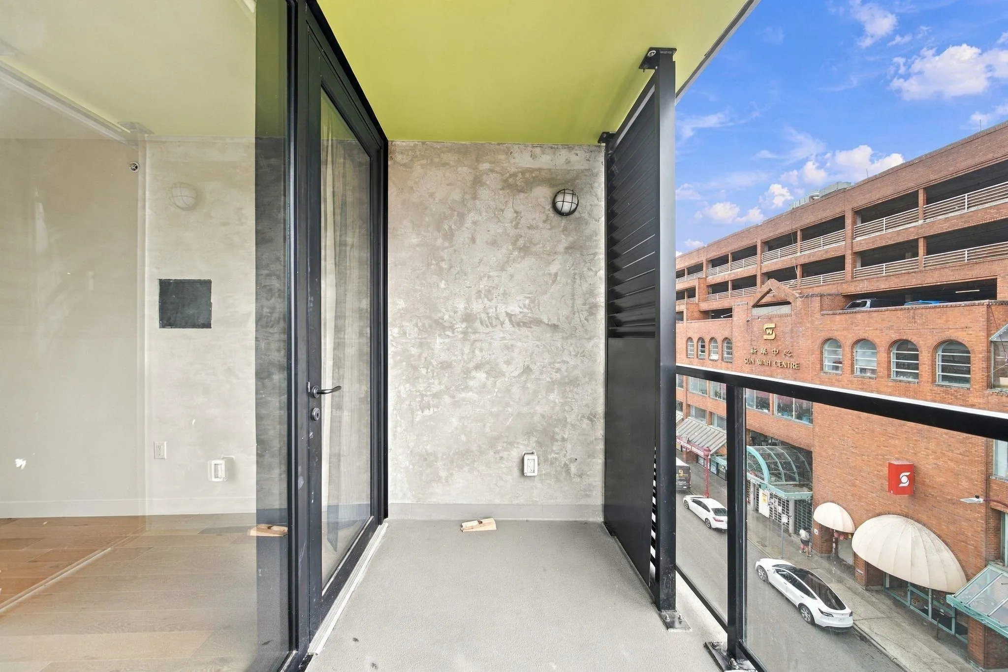 239 Keefer Street #507