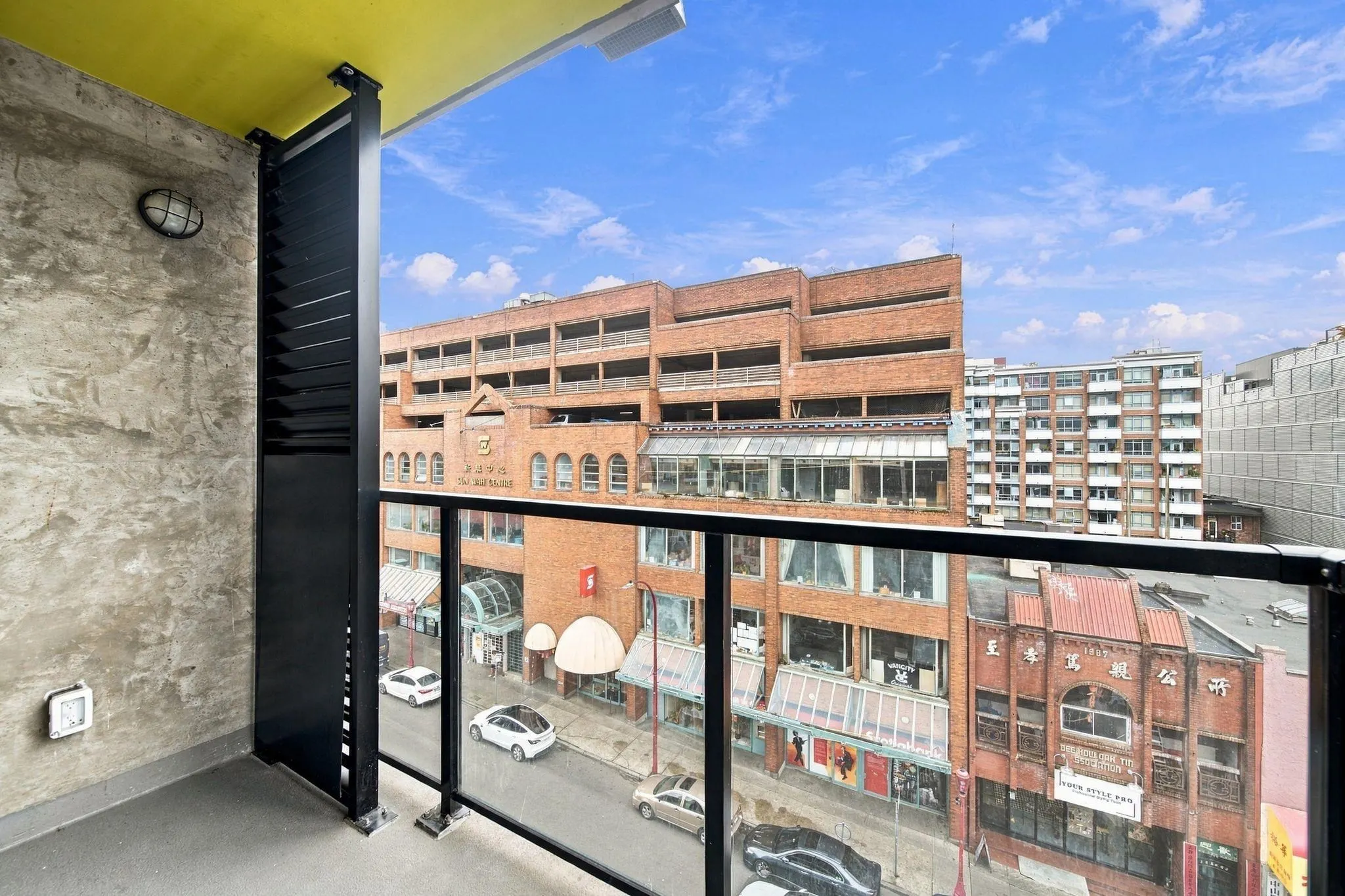 239 Keefer Street #507