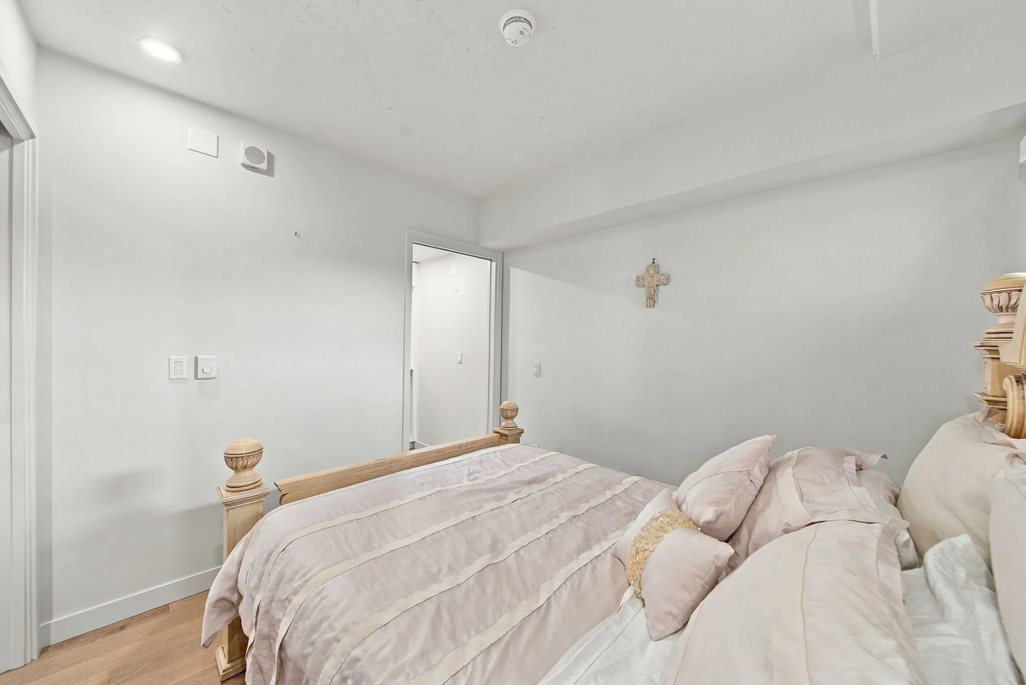 239 Keefer Street #507