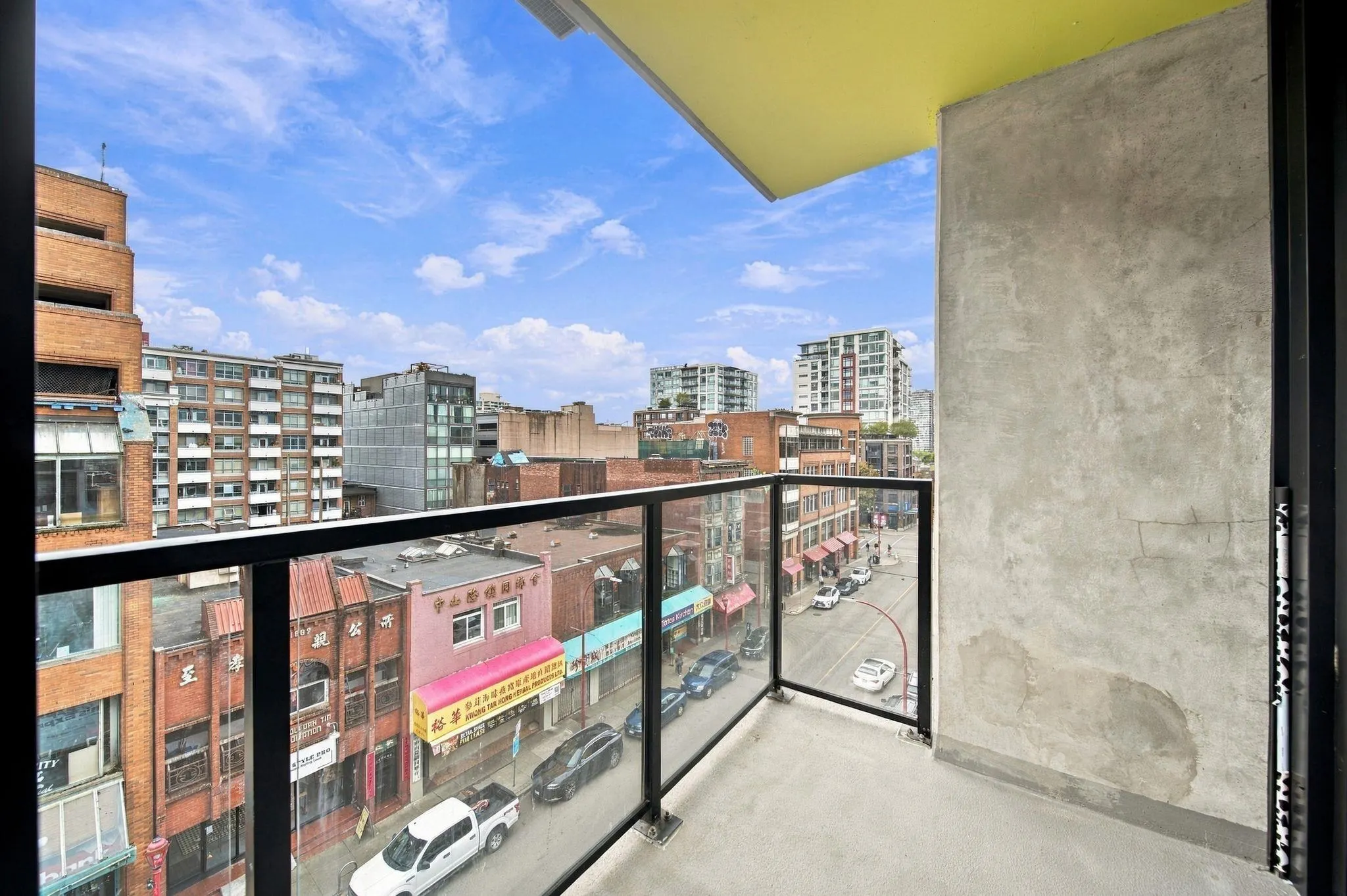 239 Keefer Street #507