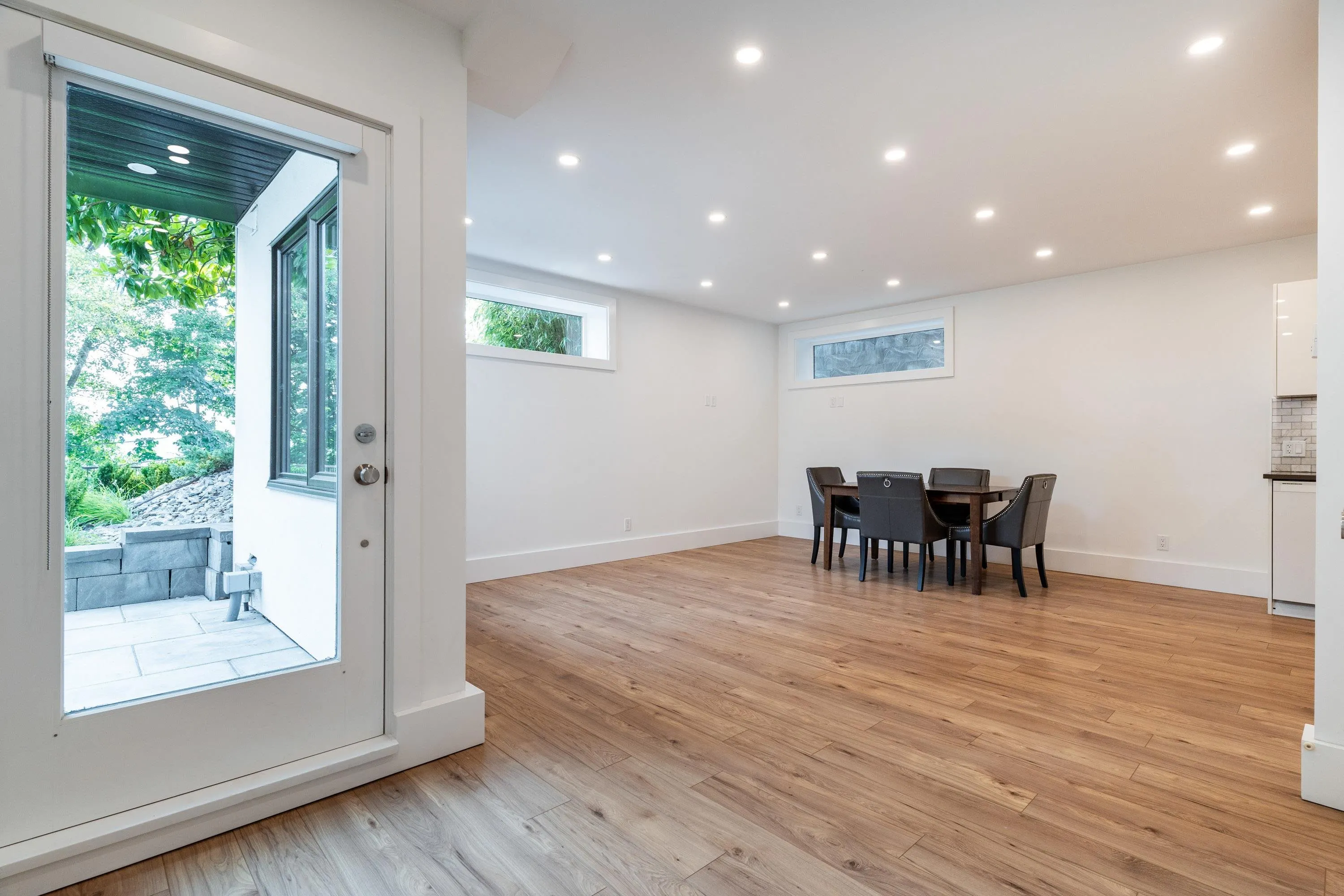 919 E 4th Street