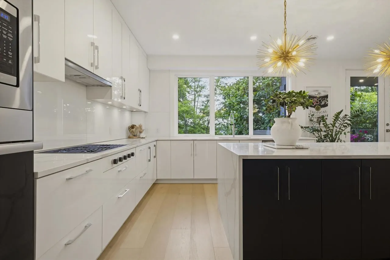 919 E 4th Street
