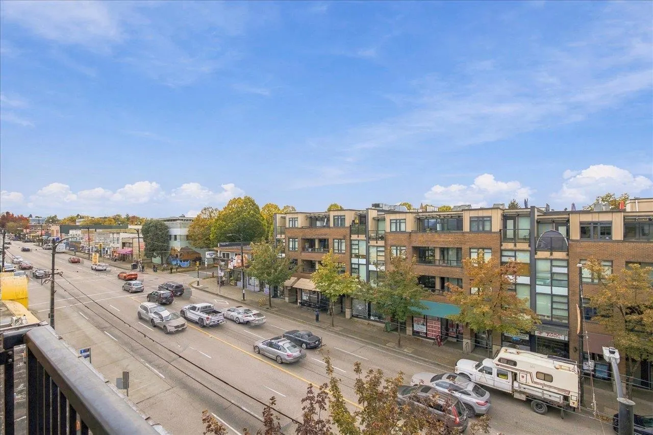 2141 E Hastings Street #401