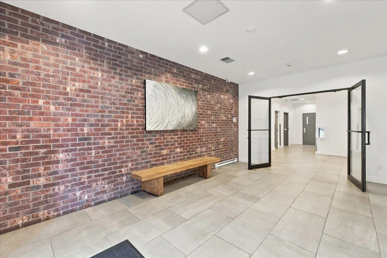 2141 E Hastings Street #401